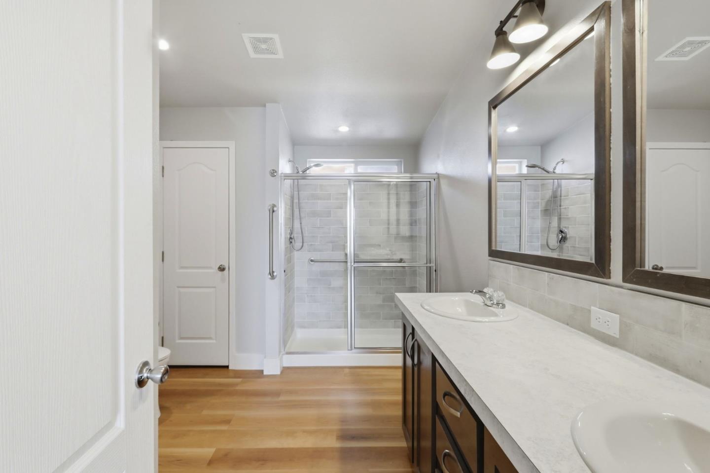 2052 Gold Street Unit: 7