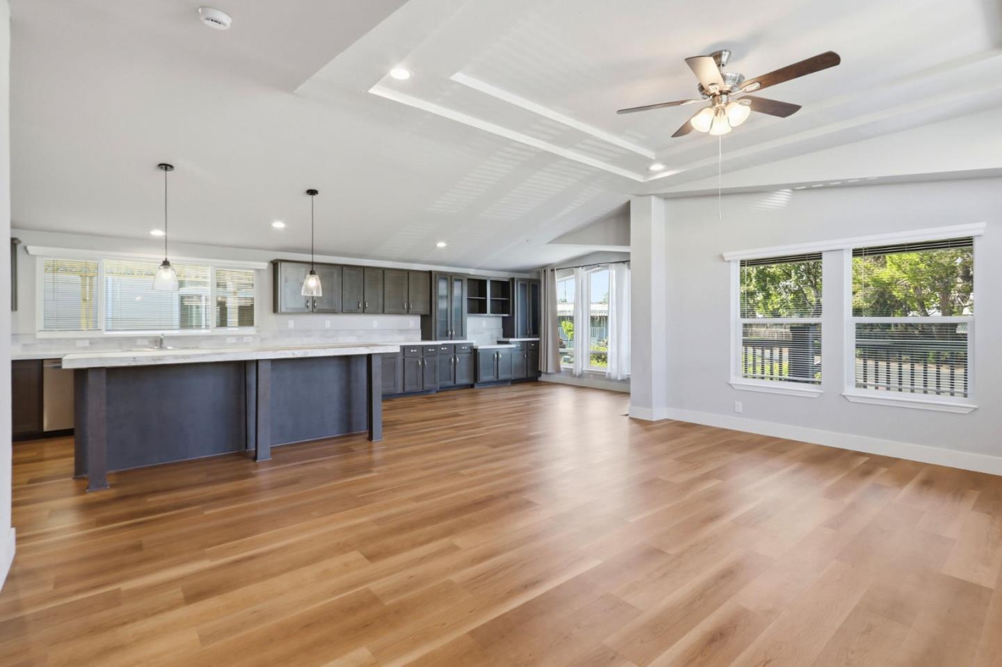 2052 Gold Street Unit: 7