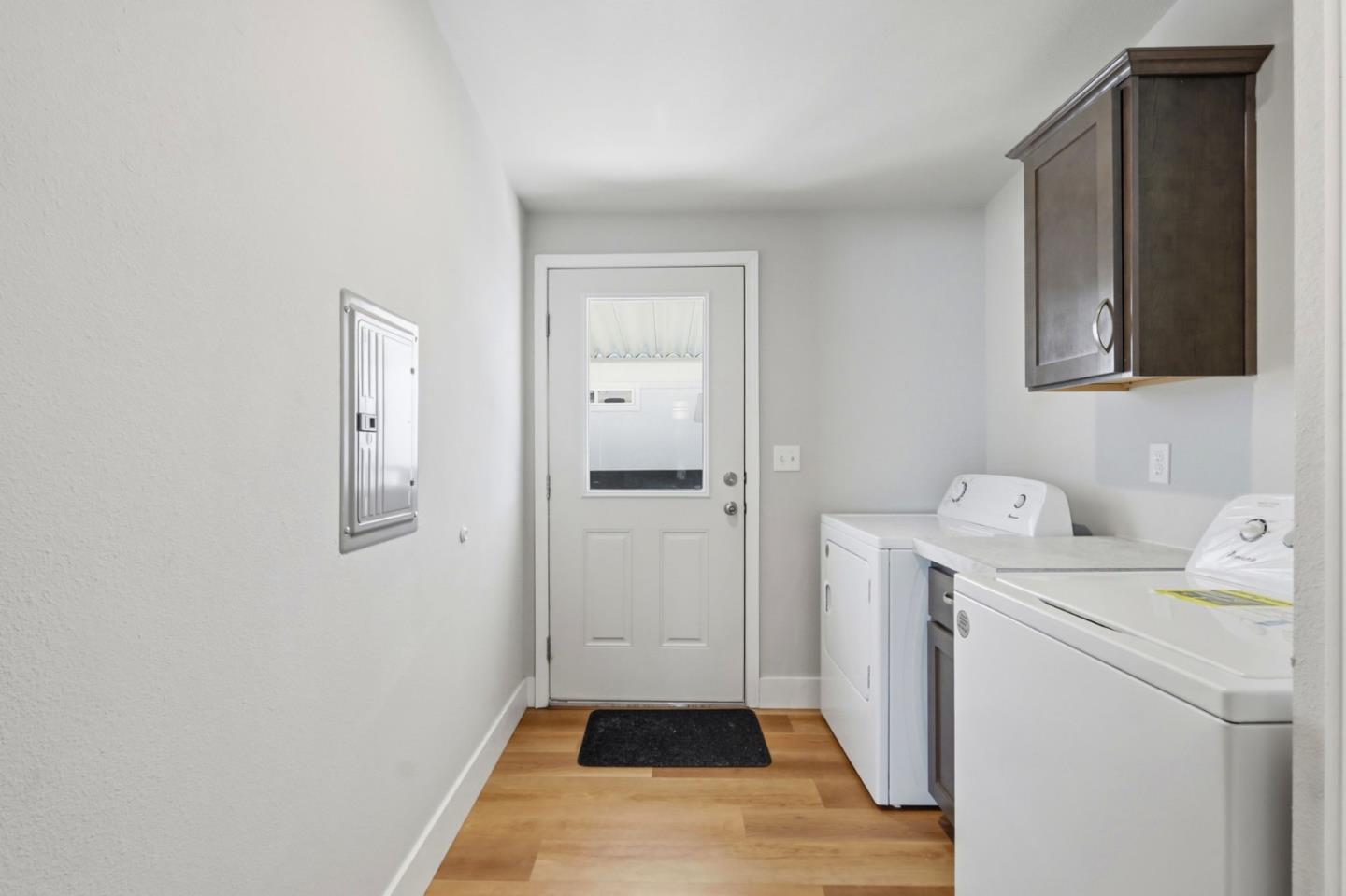 2052 Gold Street Unit: 7