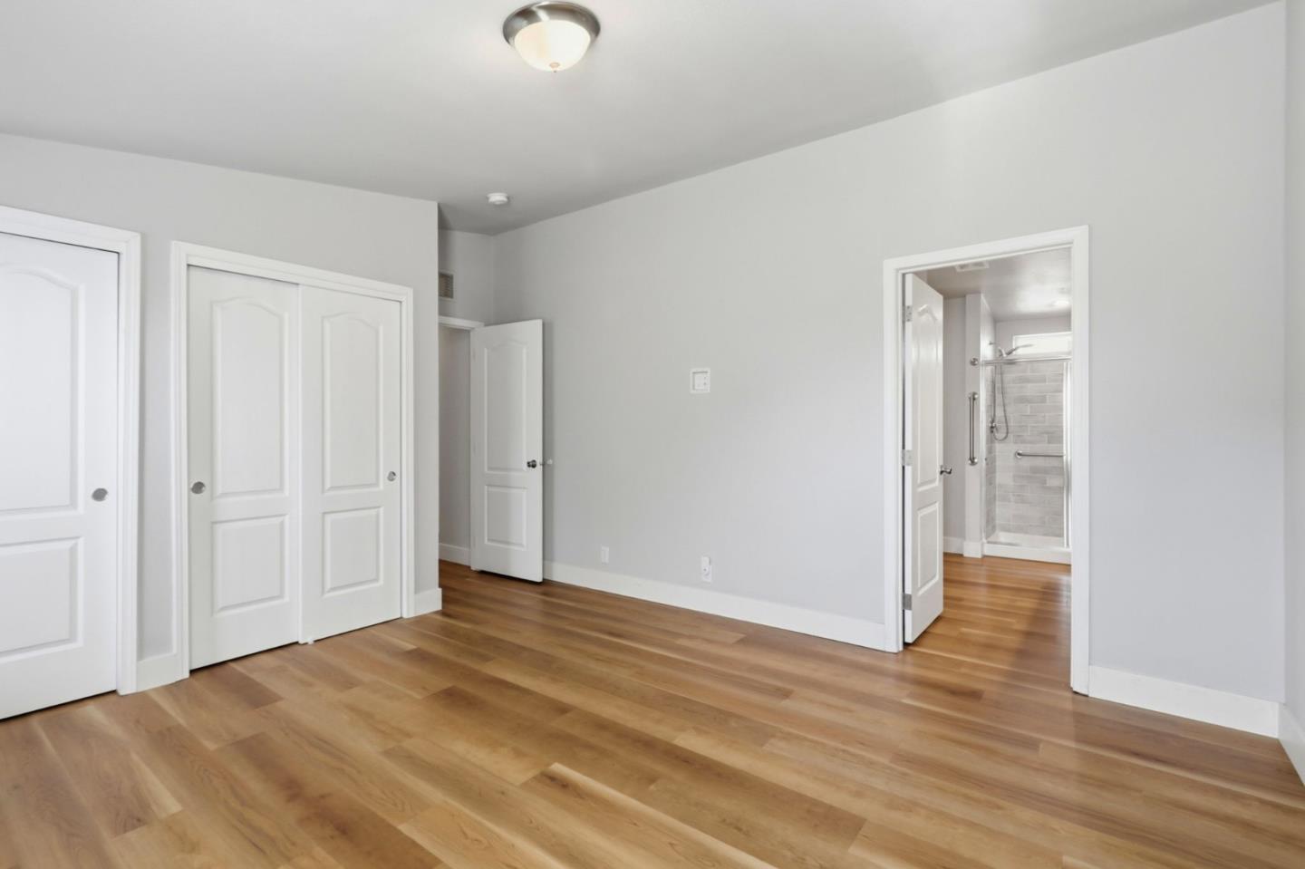 2052 Gold Street Unit: 7