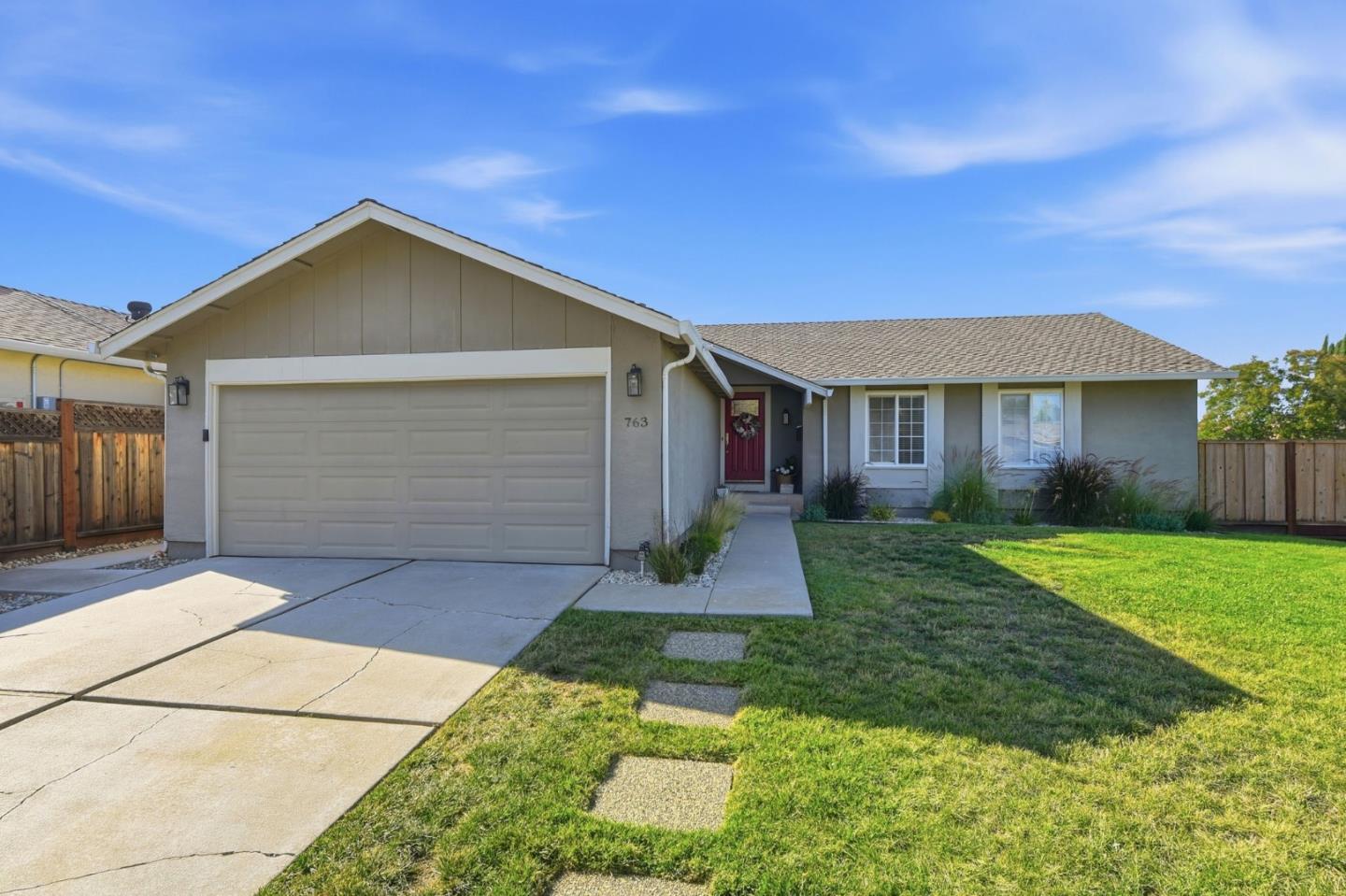 763 Stardust LN