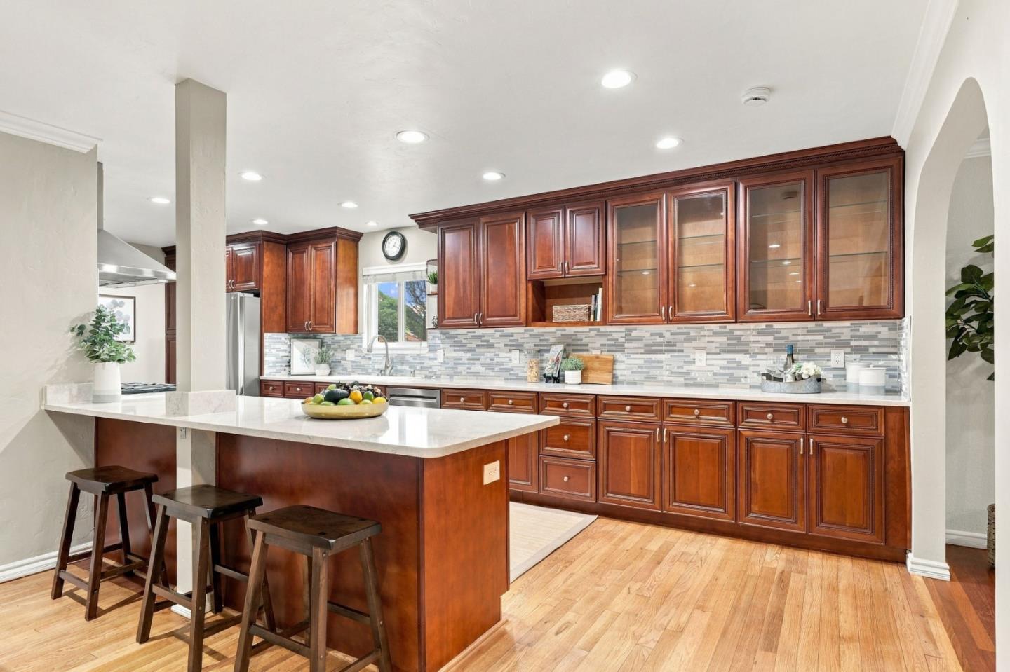 136 Pleasant Ridge AVE