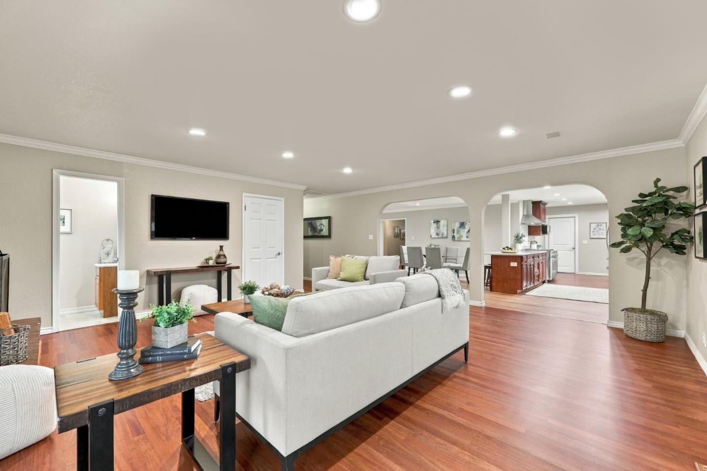 136 Pleasant Ridge AVE