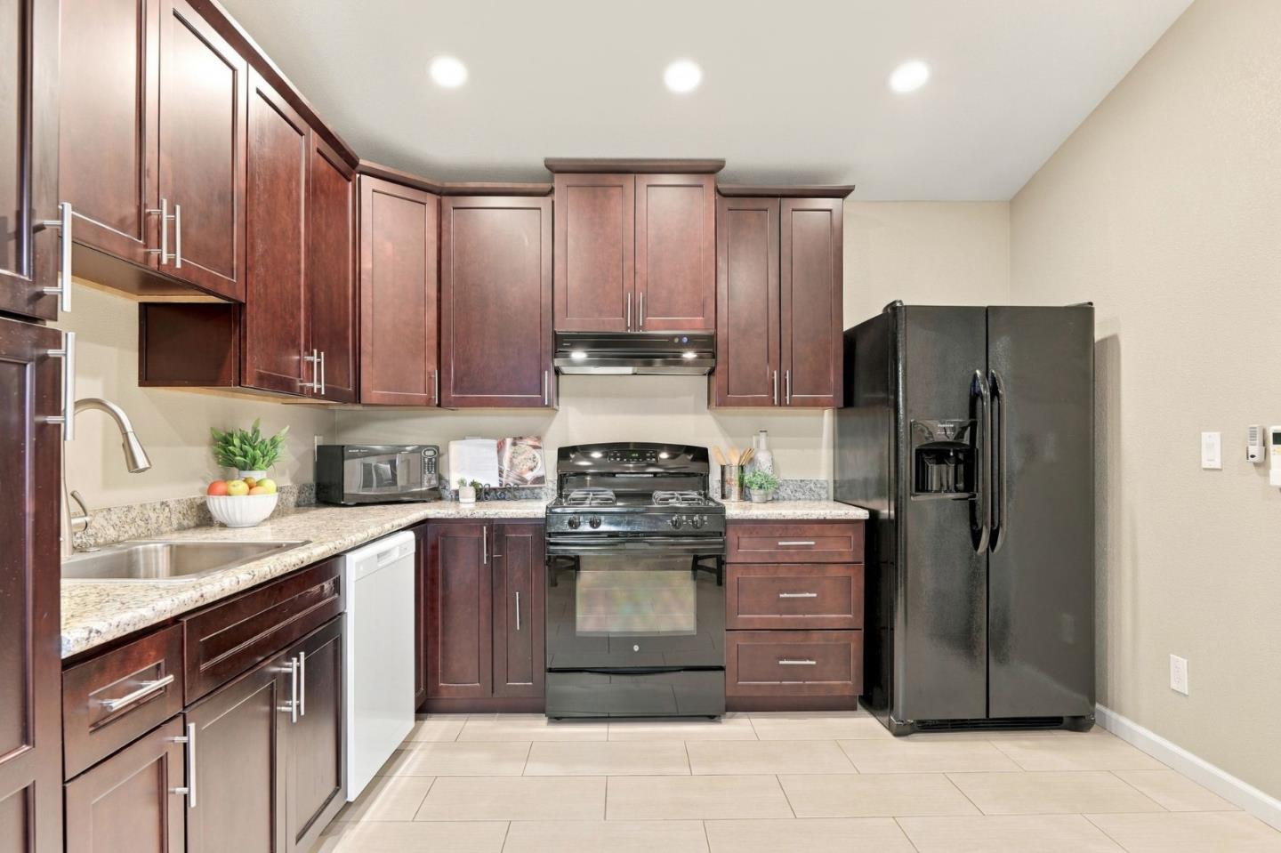 136 Pleasant Ridge AVE