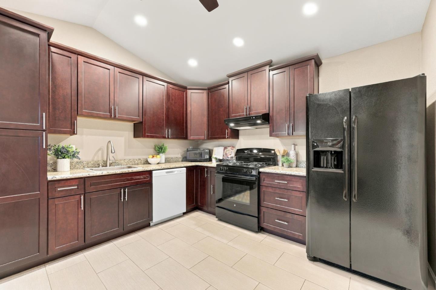 136 Pleasant Ridge AVE