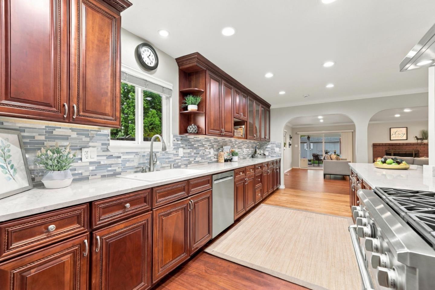 136 Pleasant Ridge AVE