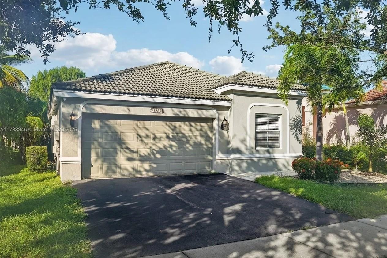 1283 CHINABERRY DR