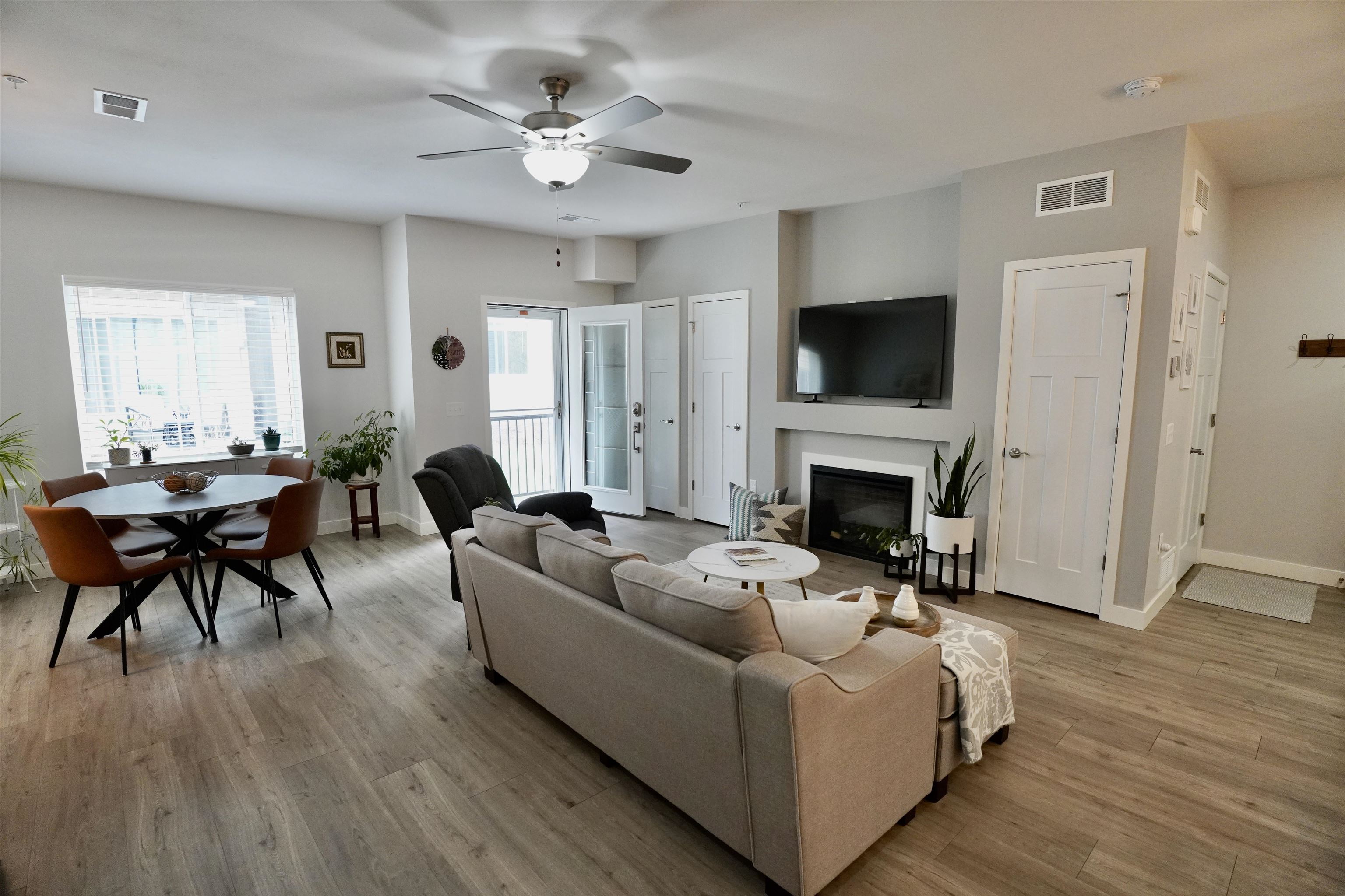 1705 N Windsor Avenue