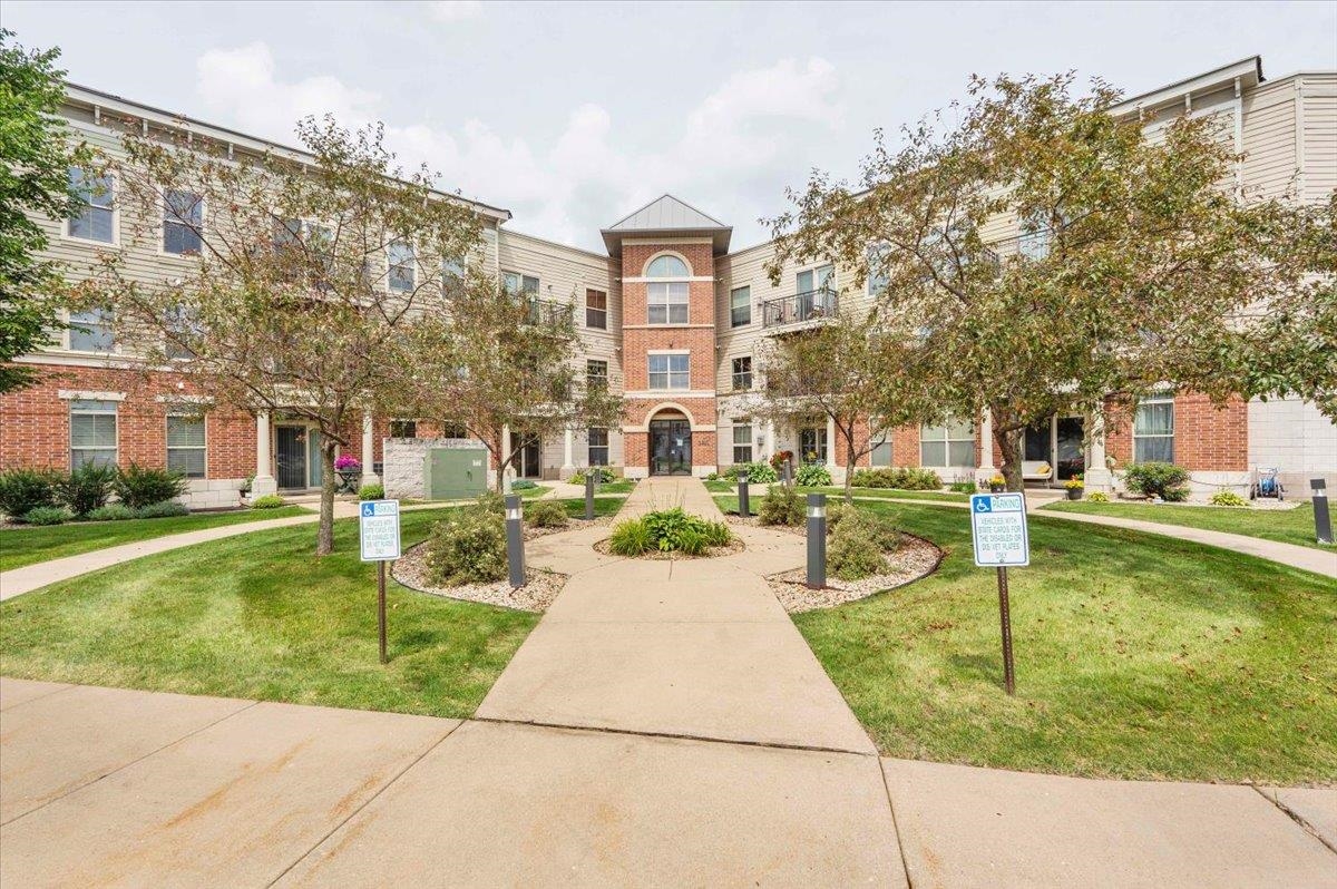 2581 Smith's Crossing Unit: 205