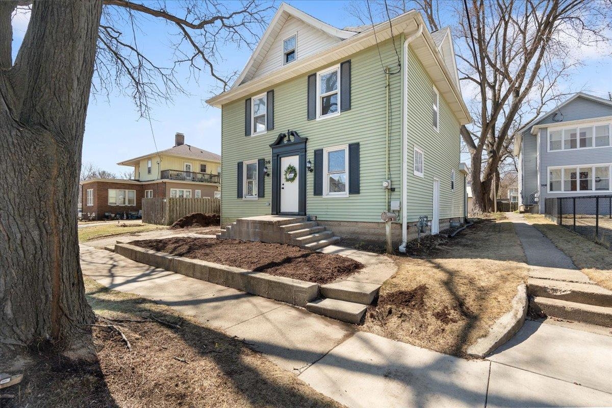 216 S Madison Street