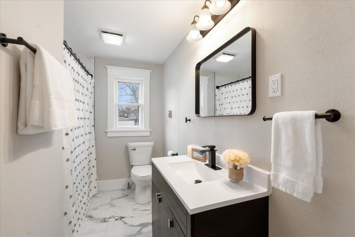 216 S Madison Street