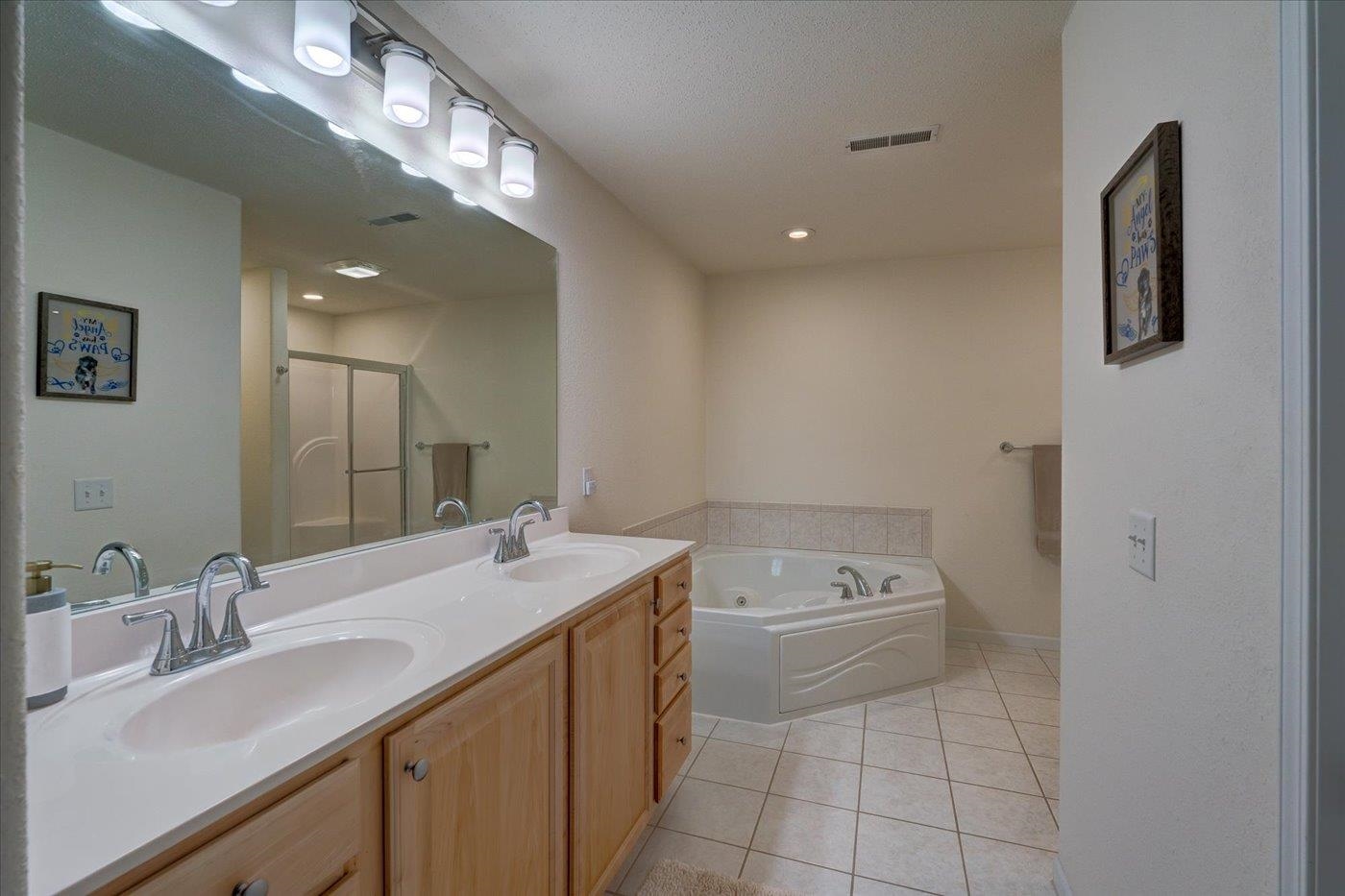 W11562 Island View Court