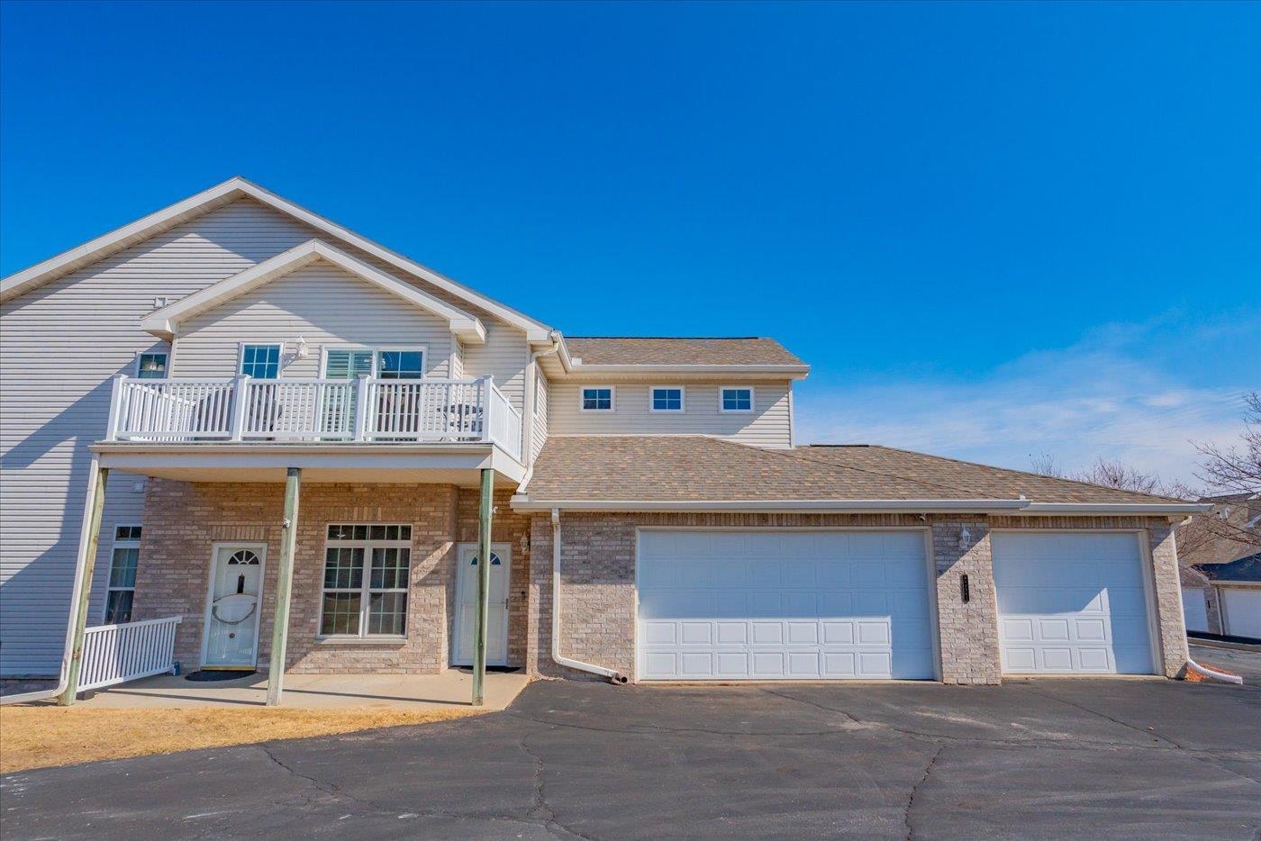 W11562 Island View Court