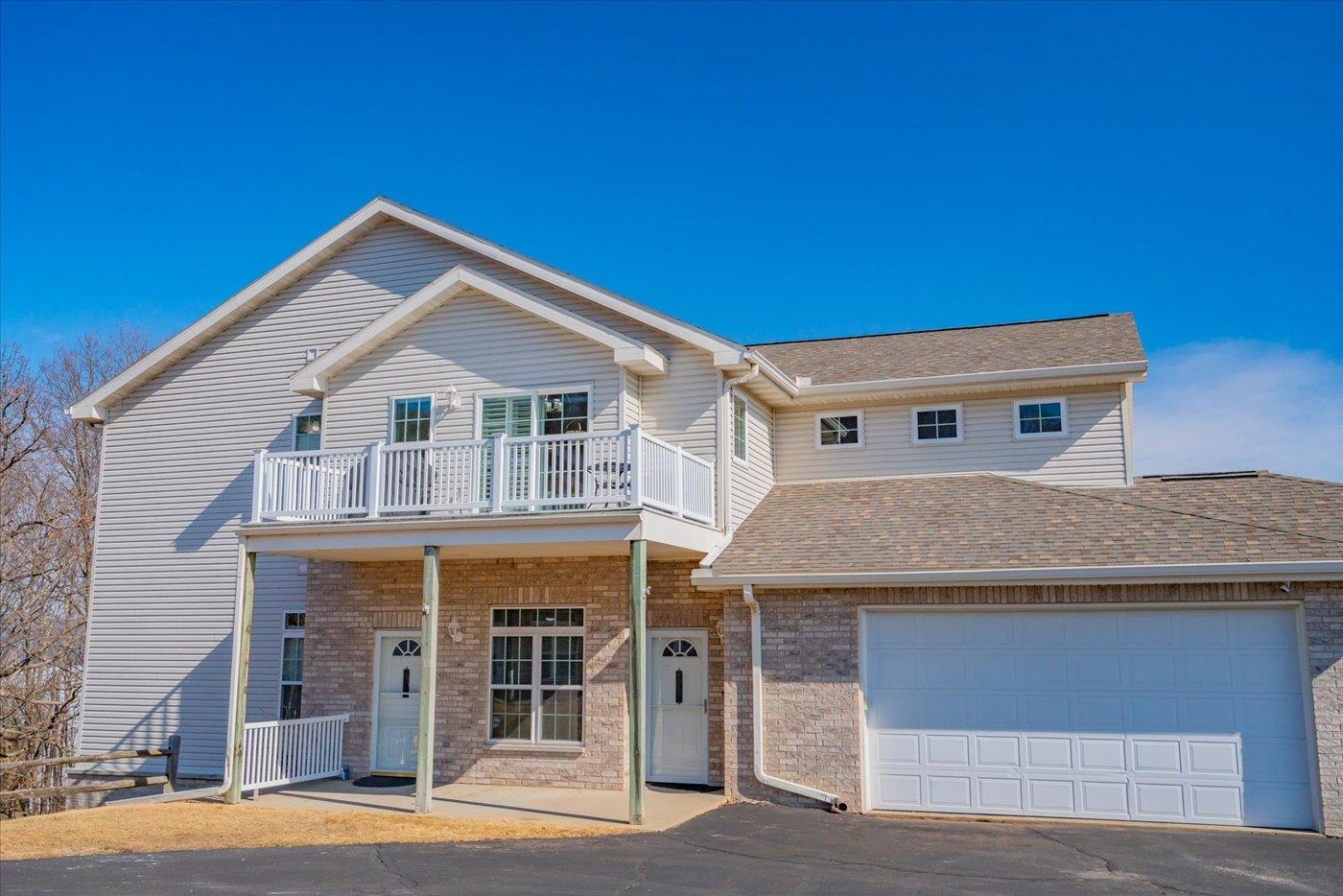 W11562 Island View Court