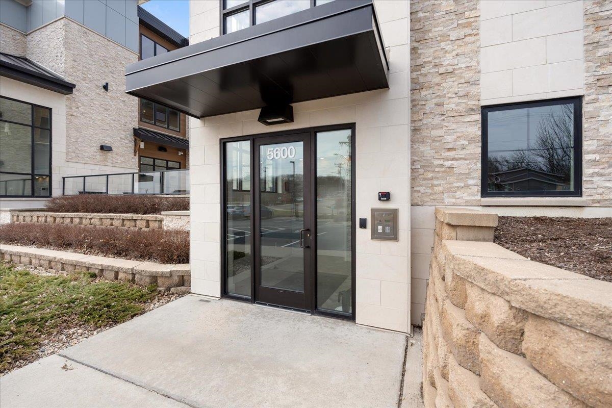 5600 Lake Edge Road 108