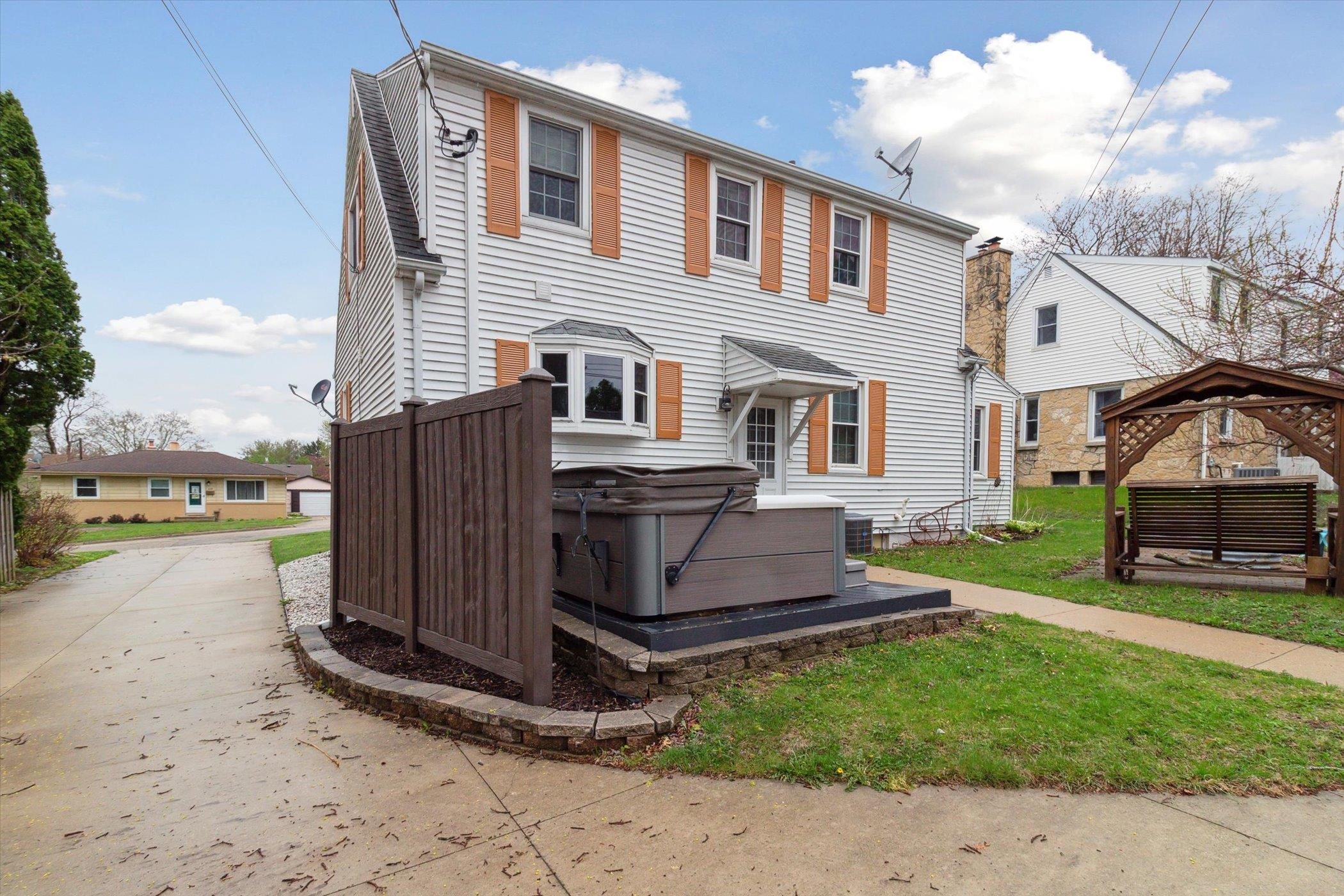 611 Pearl Street