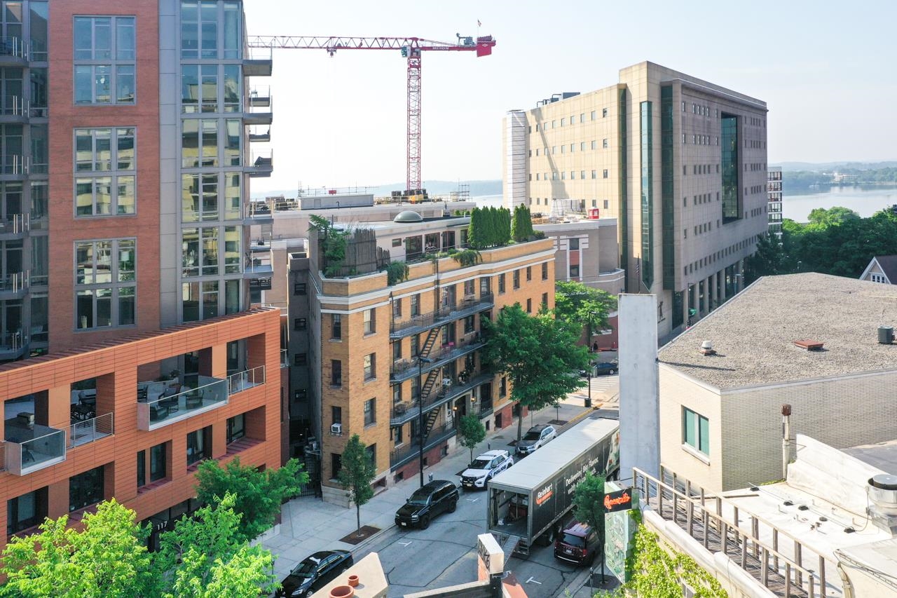 121 S Hamilton Street Unit: 203