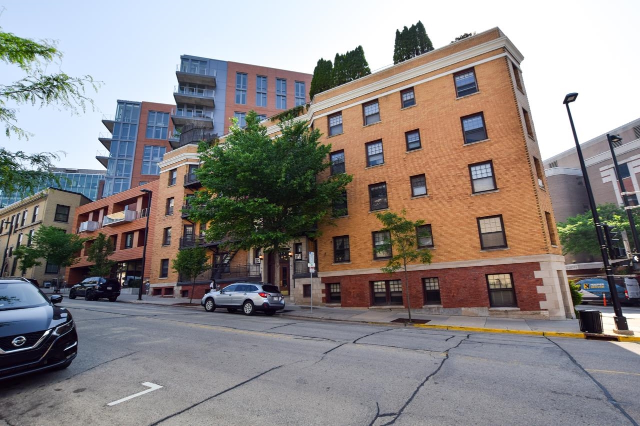 121 S Hamilton Street Unit: 203