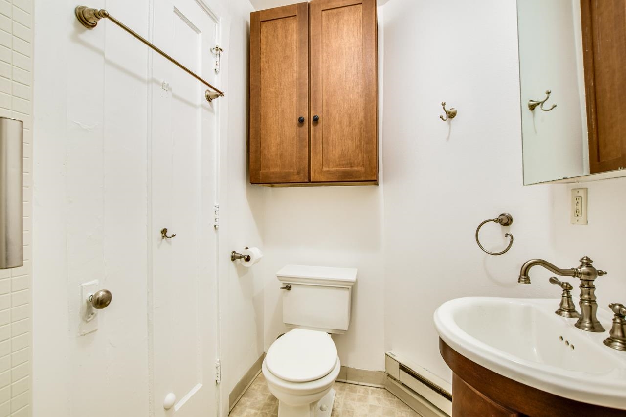 121 S Hamilton Street Unit: 203