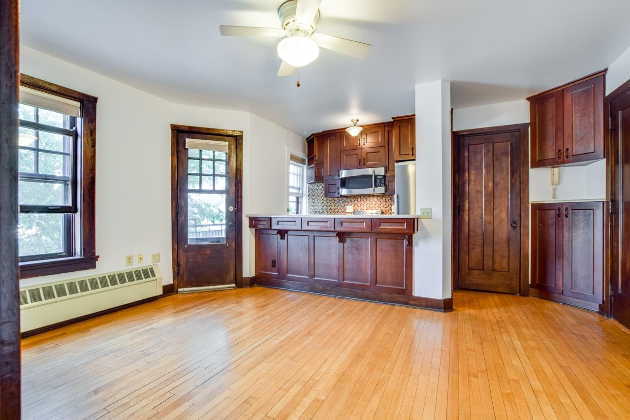 121 S Hamilton Street Unit: 203