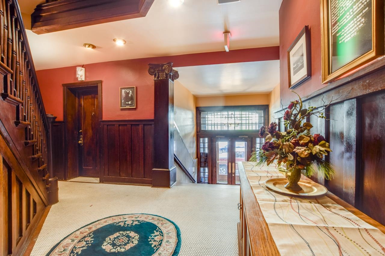 121 S Hamilton Street Unit: 203