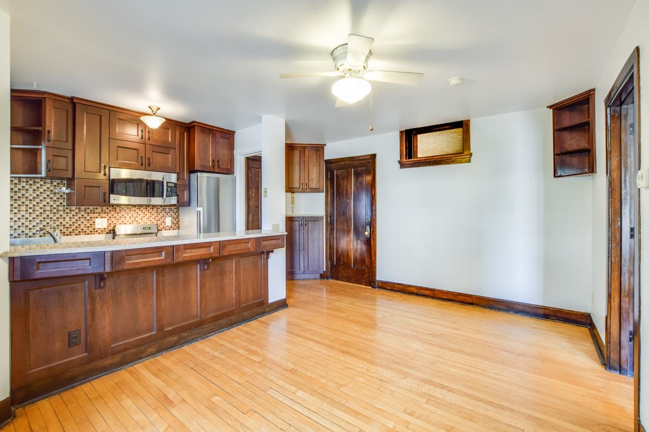 121 S Hamilton Street Unit: 203