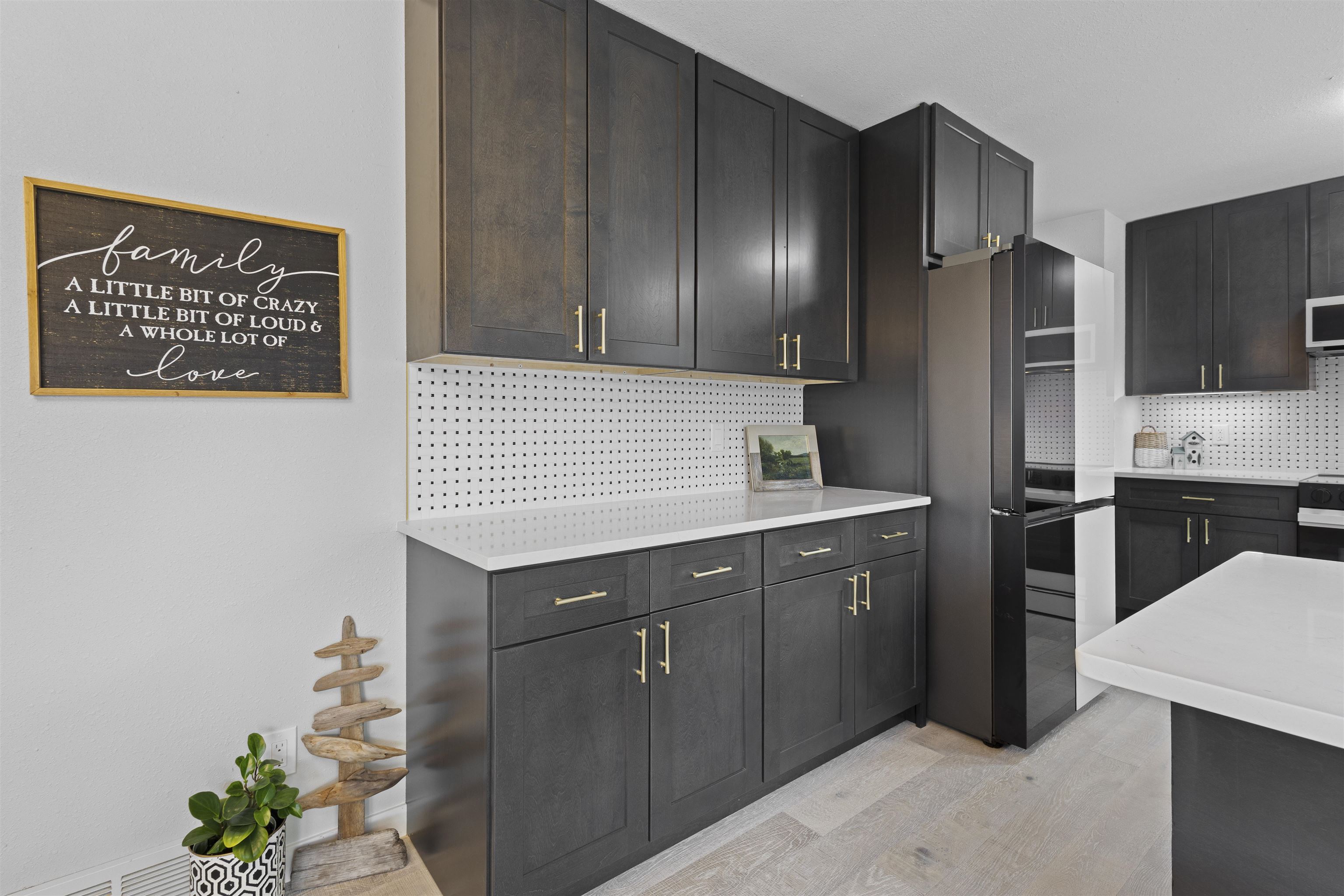 6414 Exchange Street