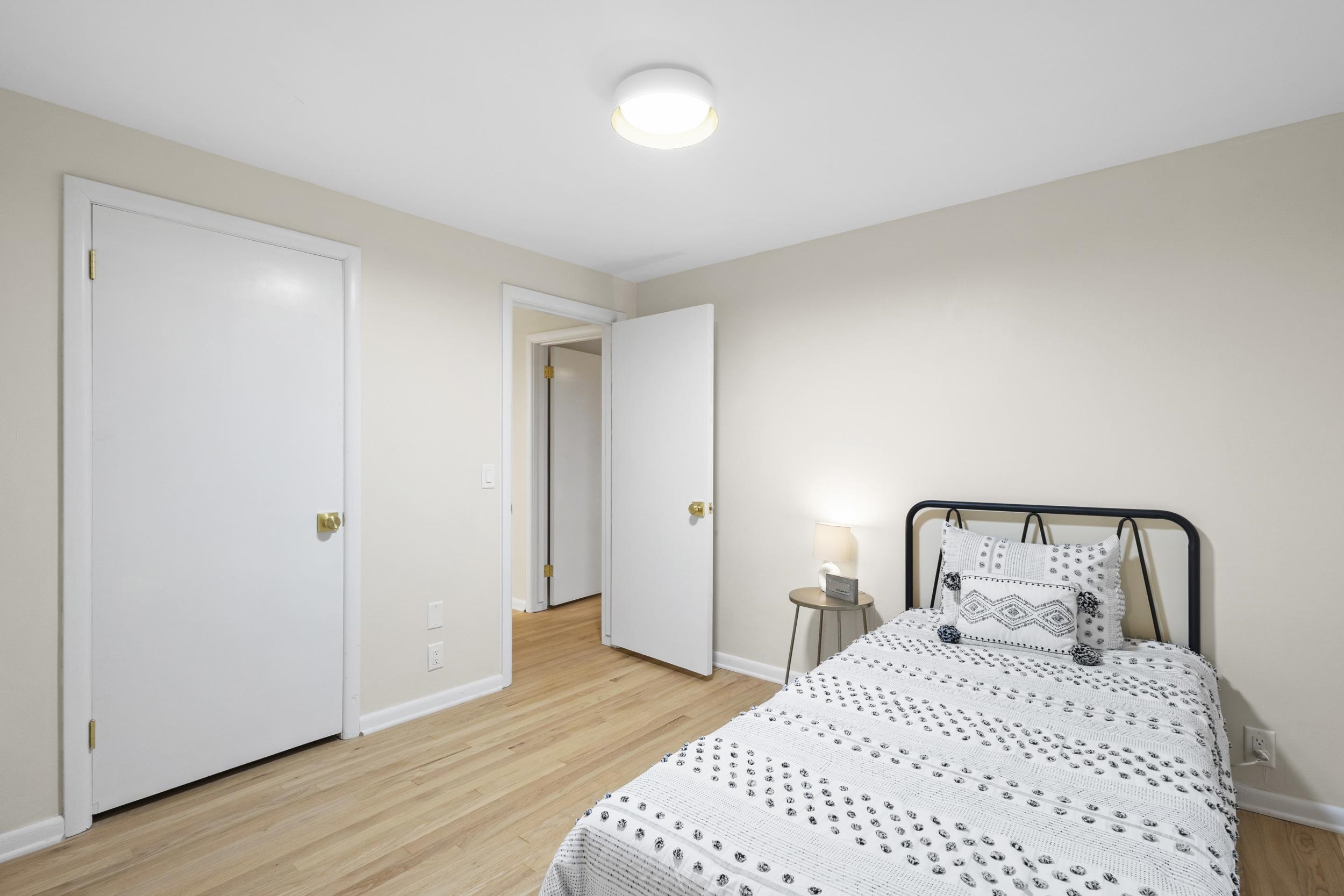 1221 Seminole Highway