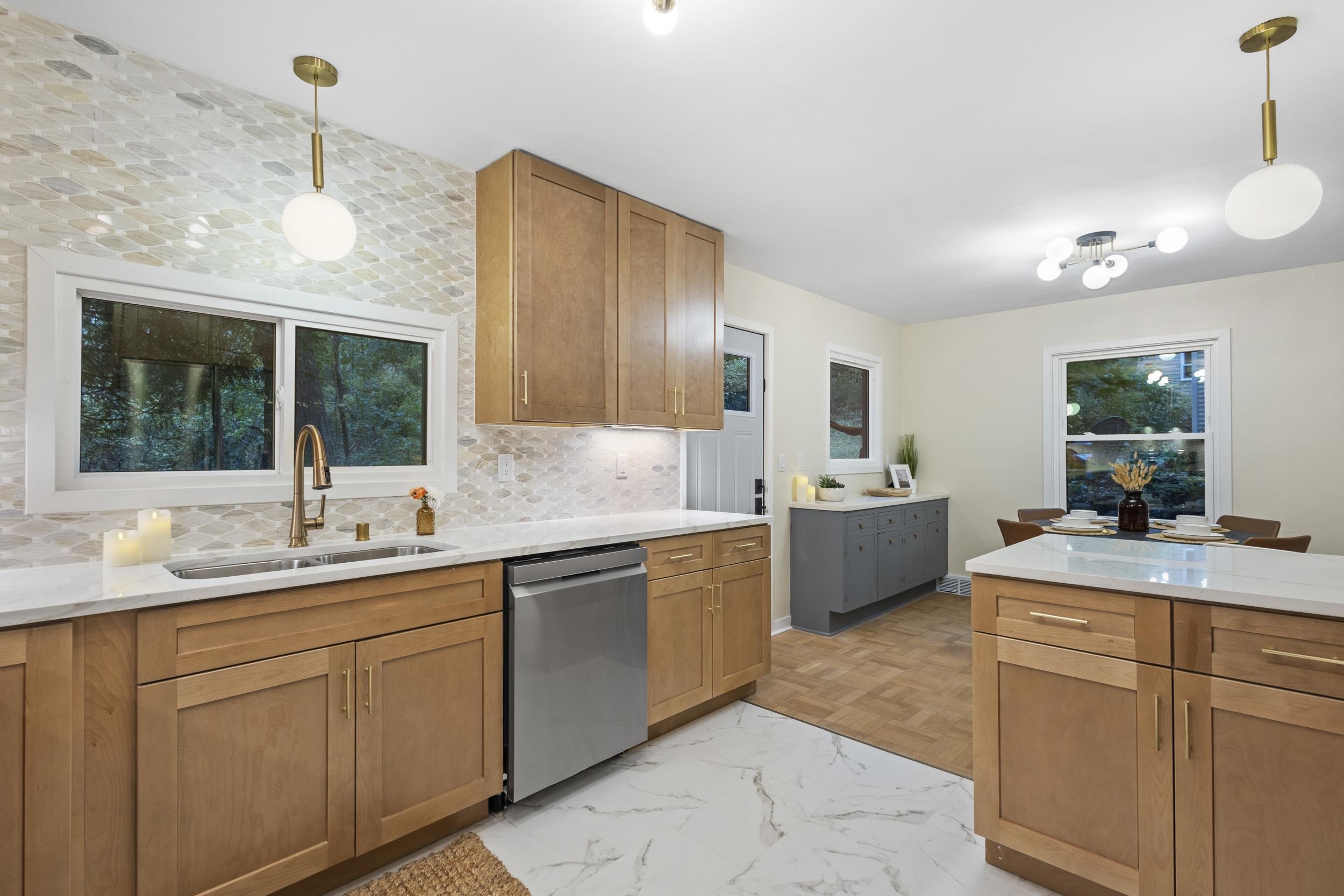 1221 Seminole Highway