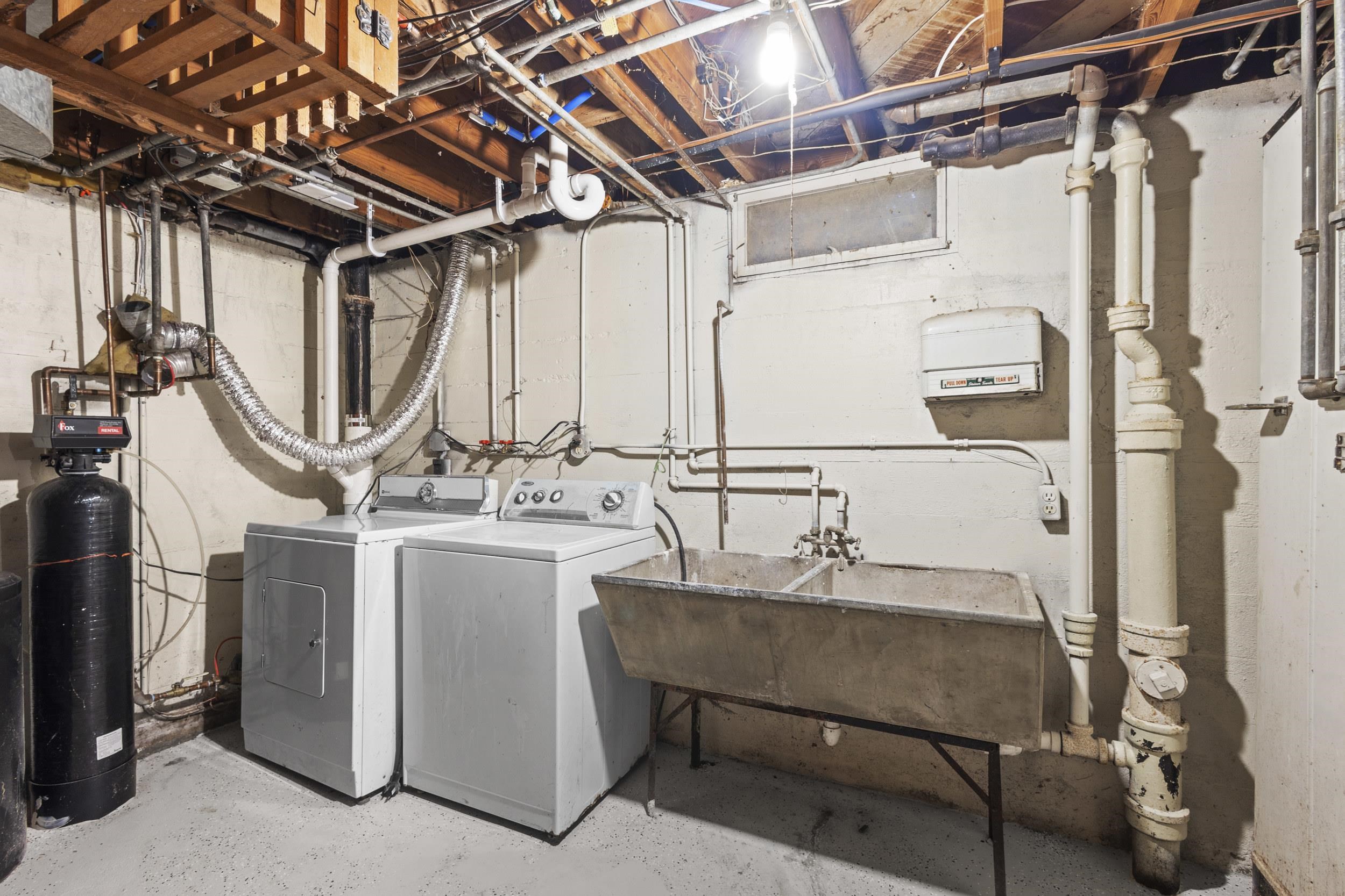 1221 Seminole Highway