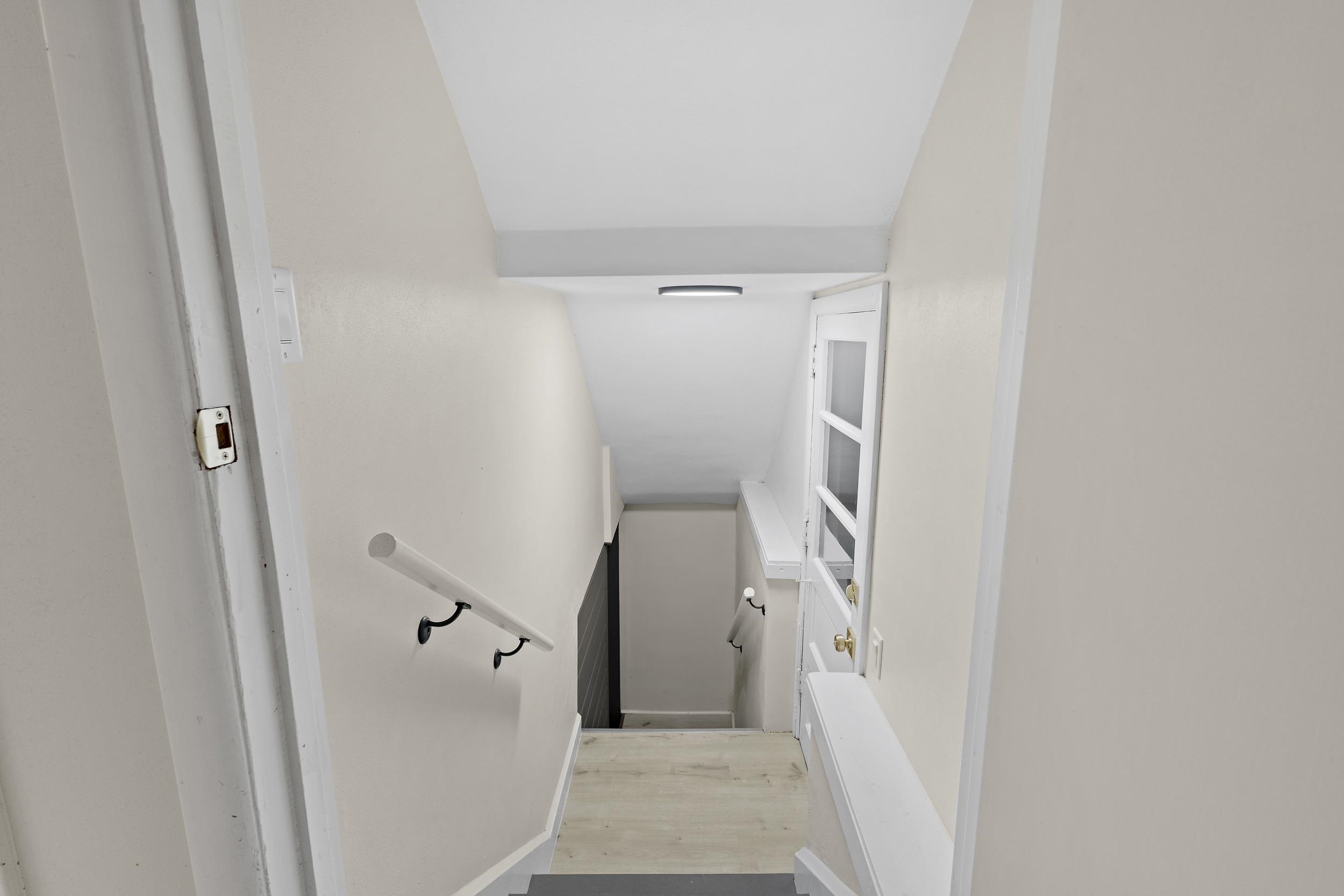 1221 Seminole Highway