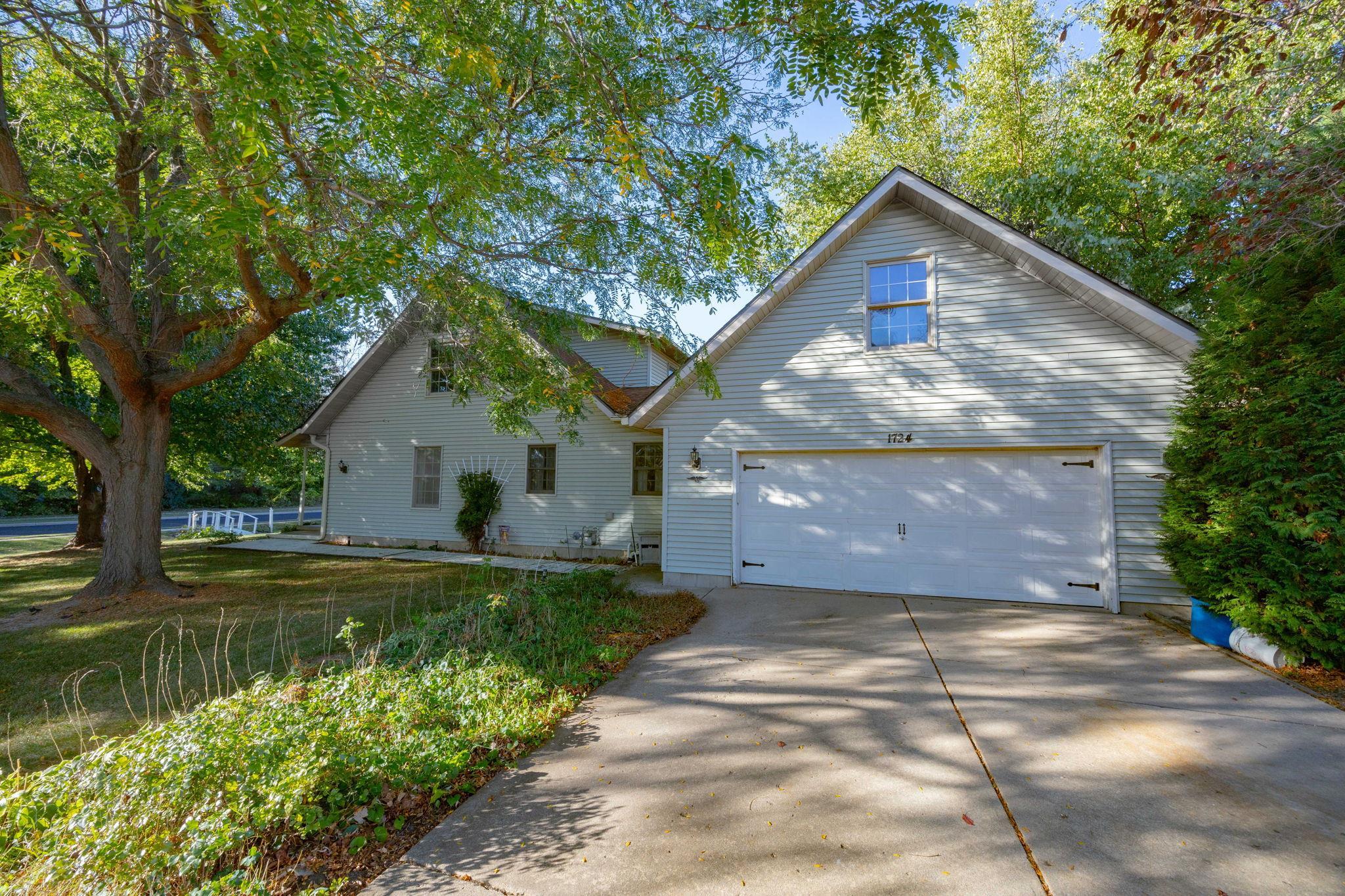 1724 Barberry Road