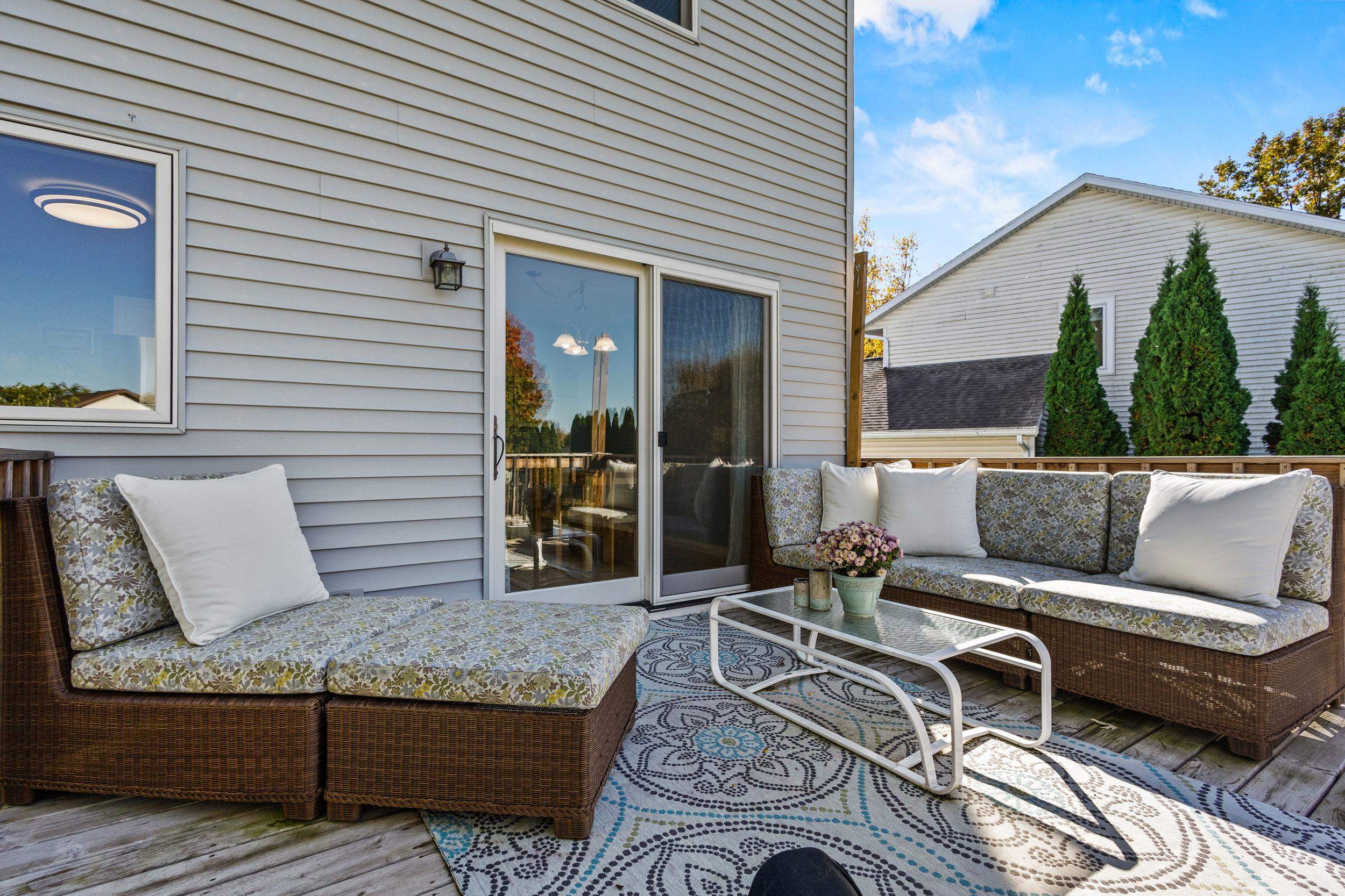 6002 Running Deer Trail