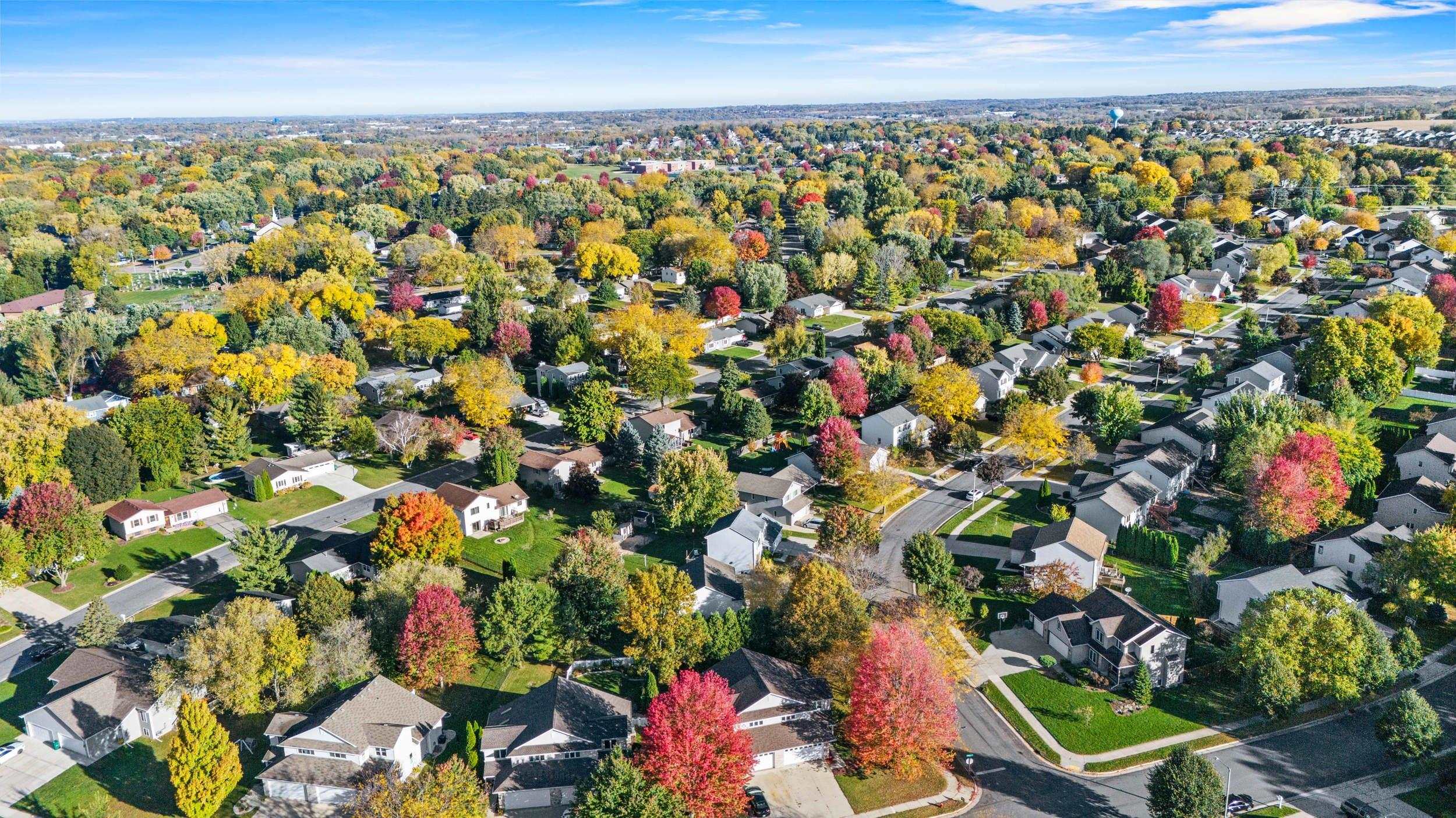 6002 Running Deer Trail