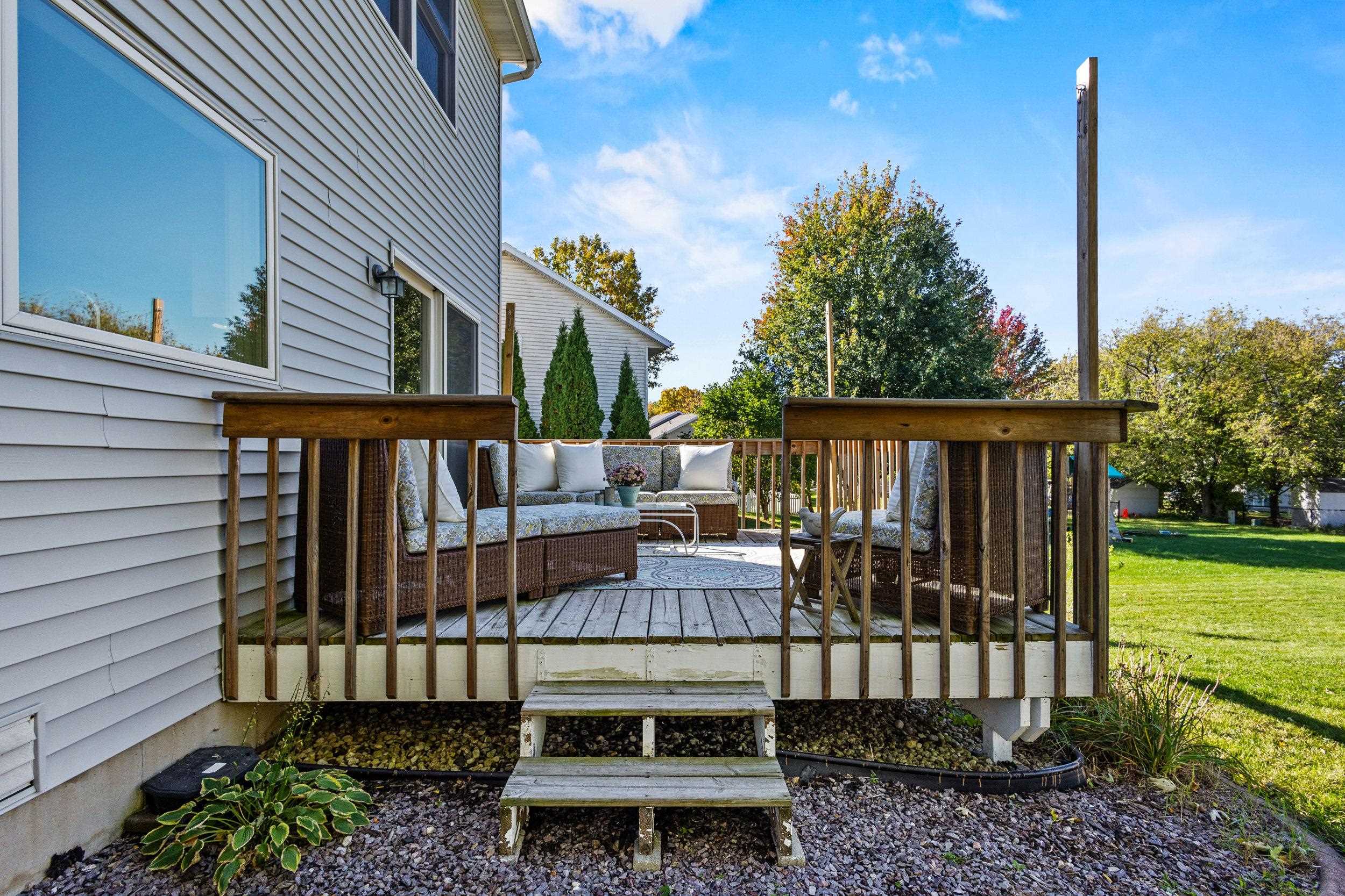 6002 Running Deer Trail