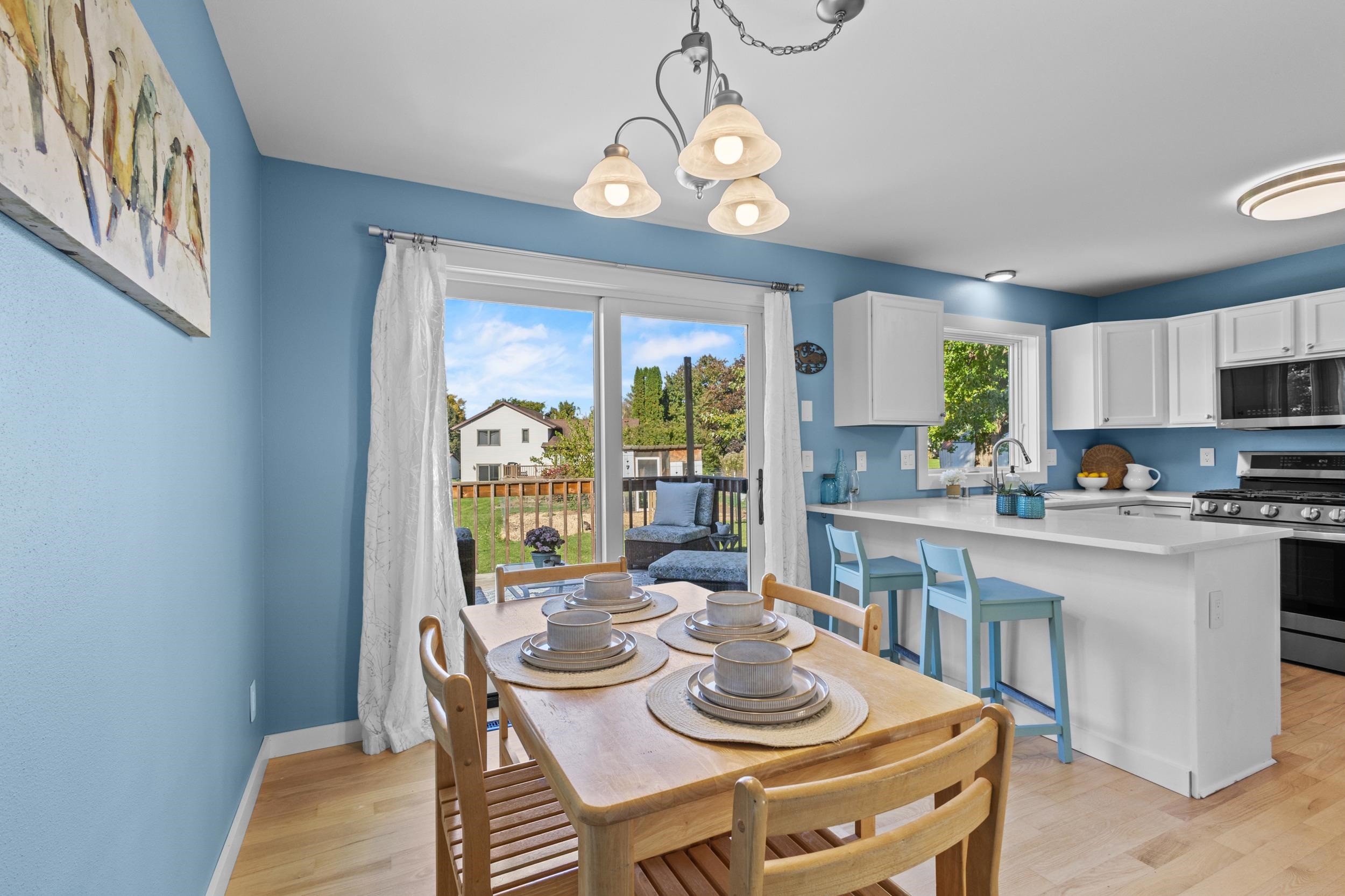 6002 Running Deer Trail