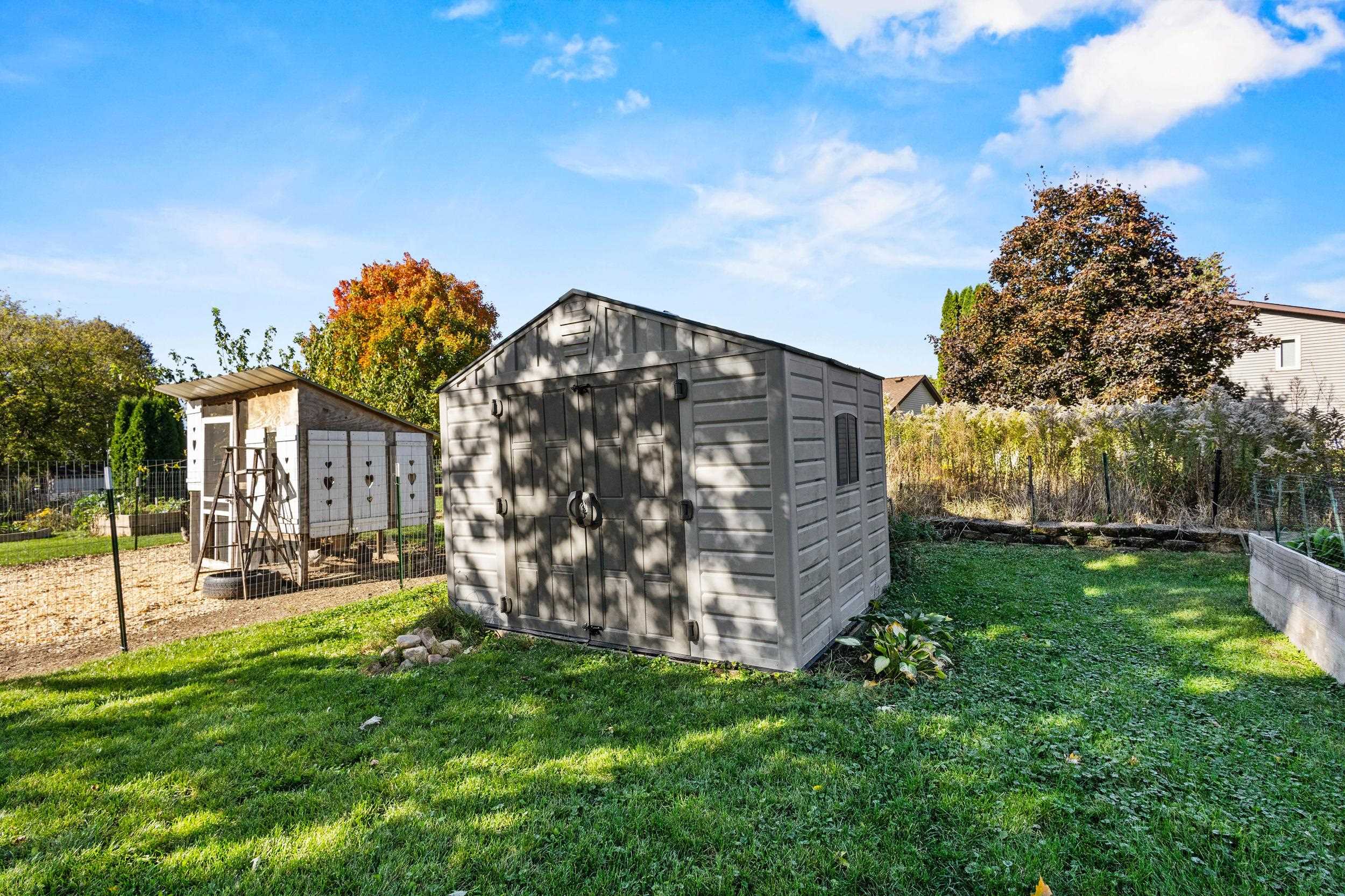 6002 Running Deer Trail