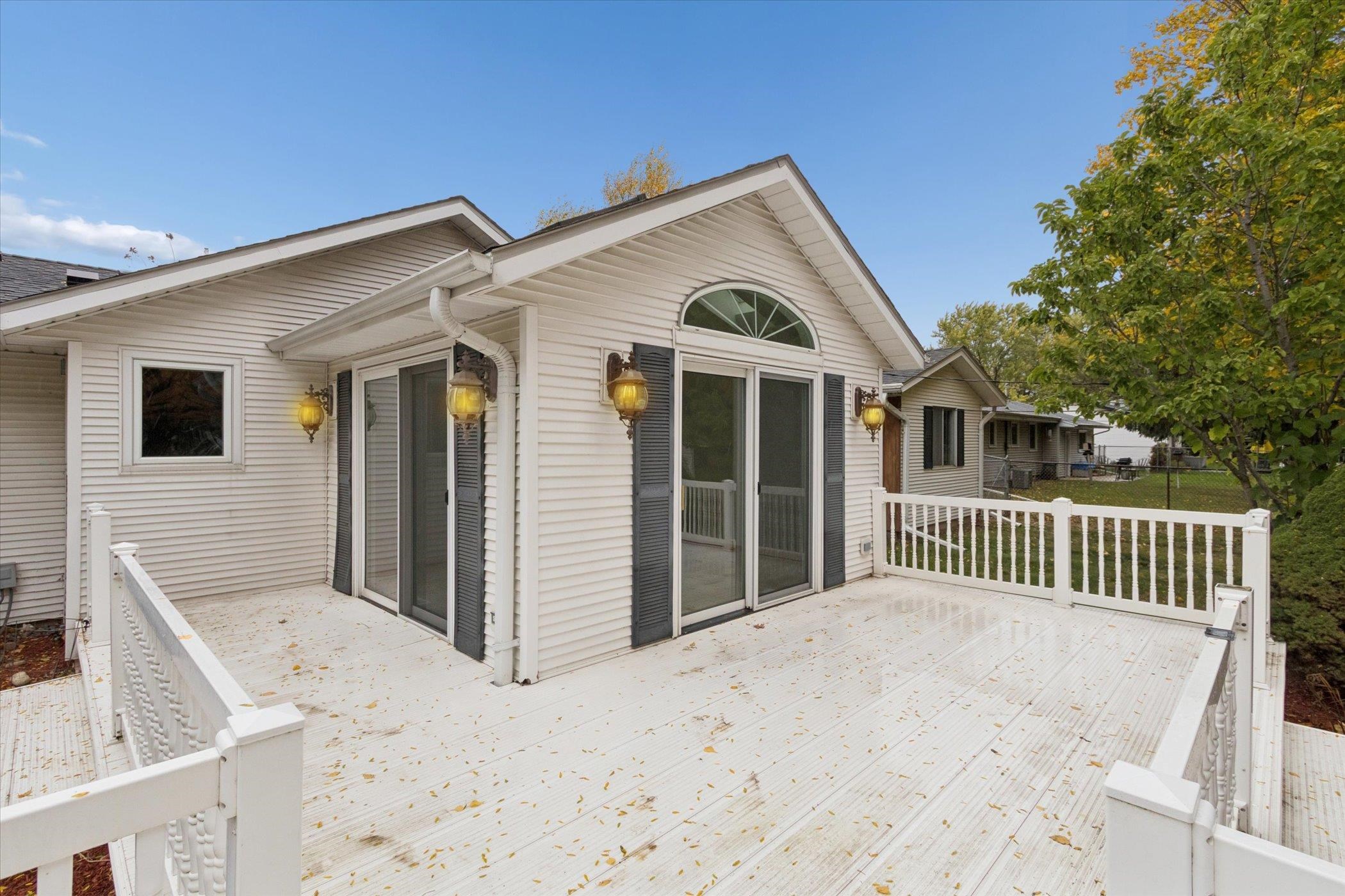 2724 Sherwood Drive