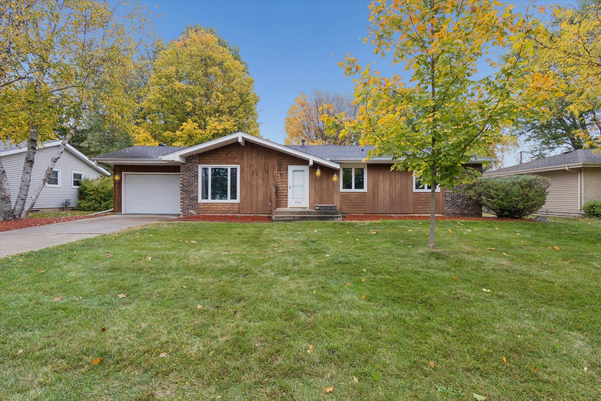 2724 Sherwood Drive