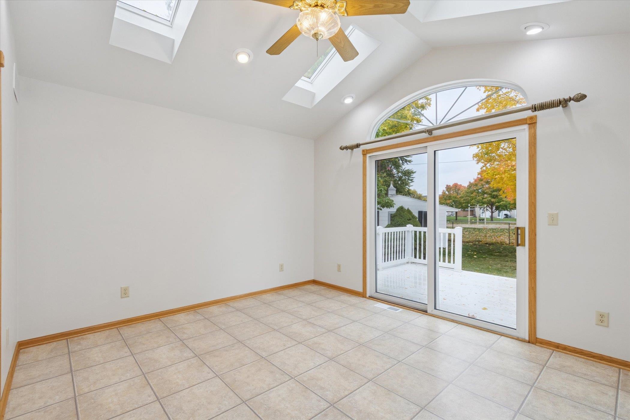2724 Sherwood Drive