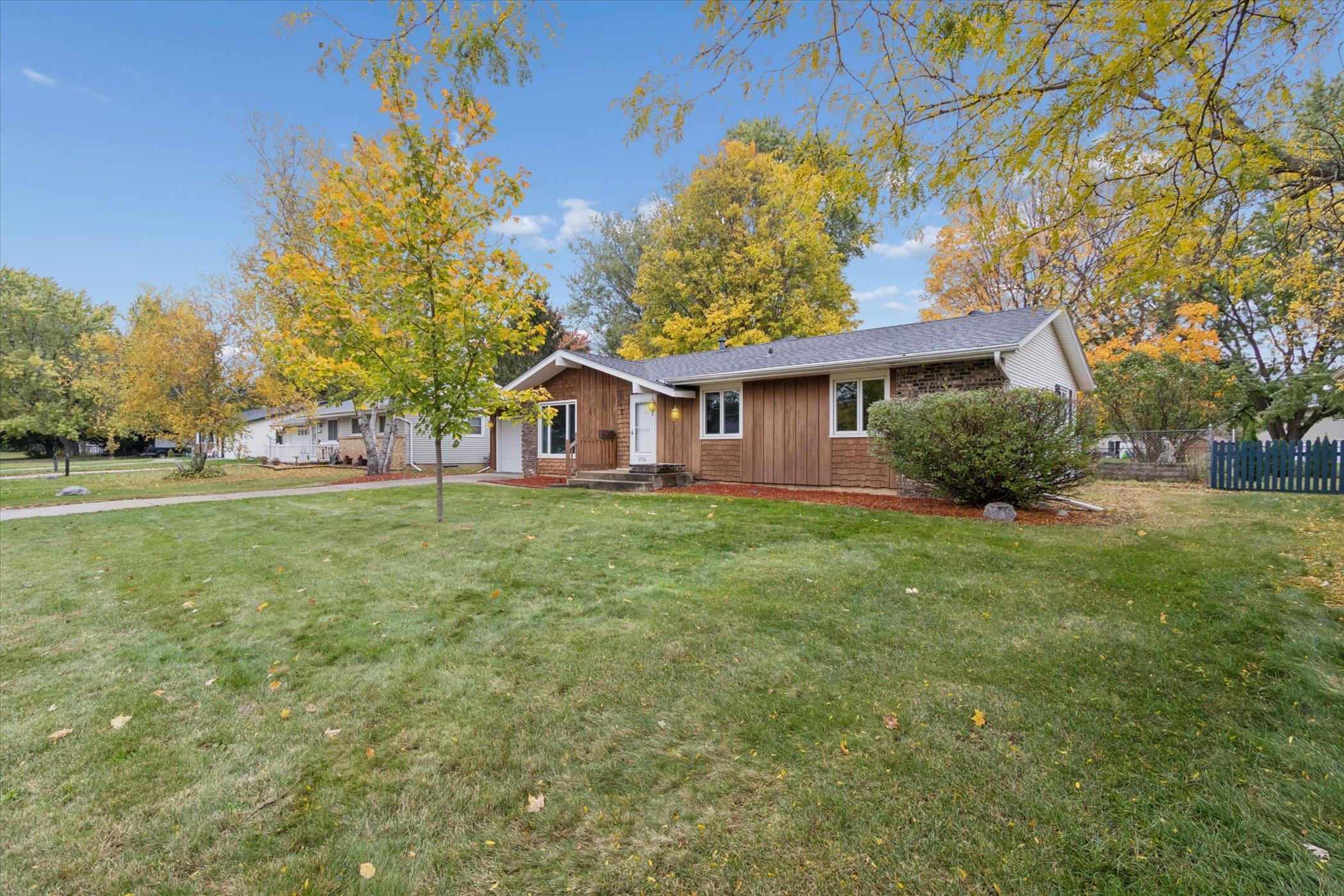 2724 Sherwood Drive