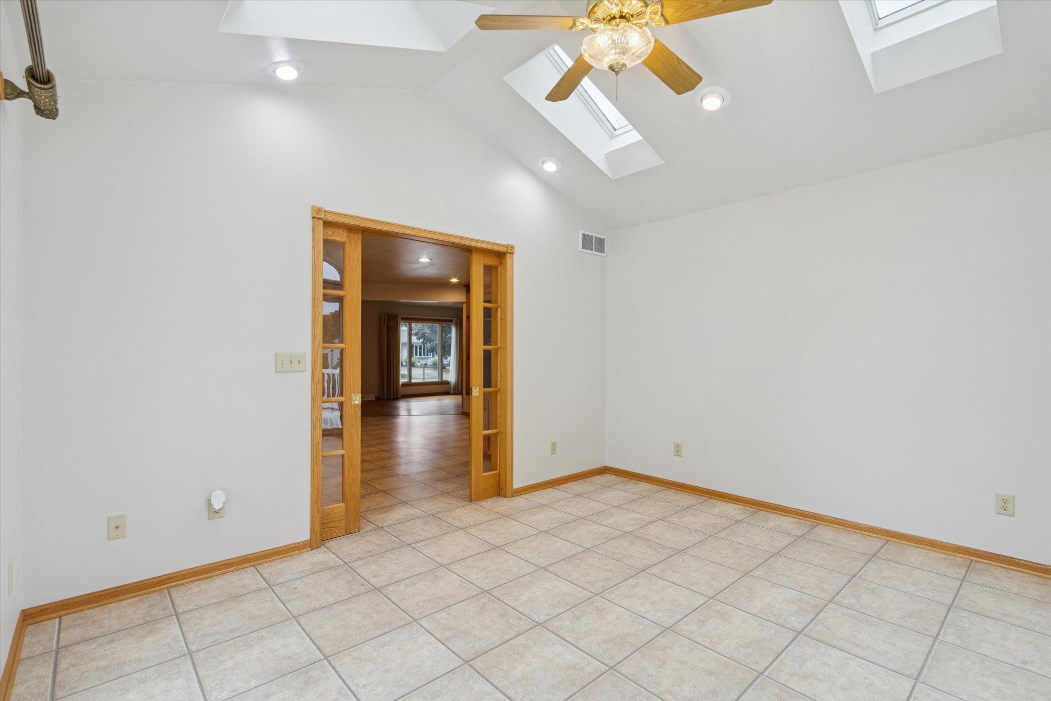 2724 Sherwood Drive