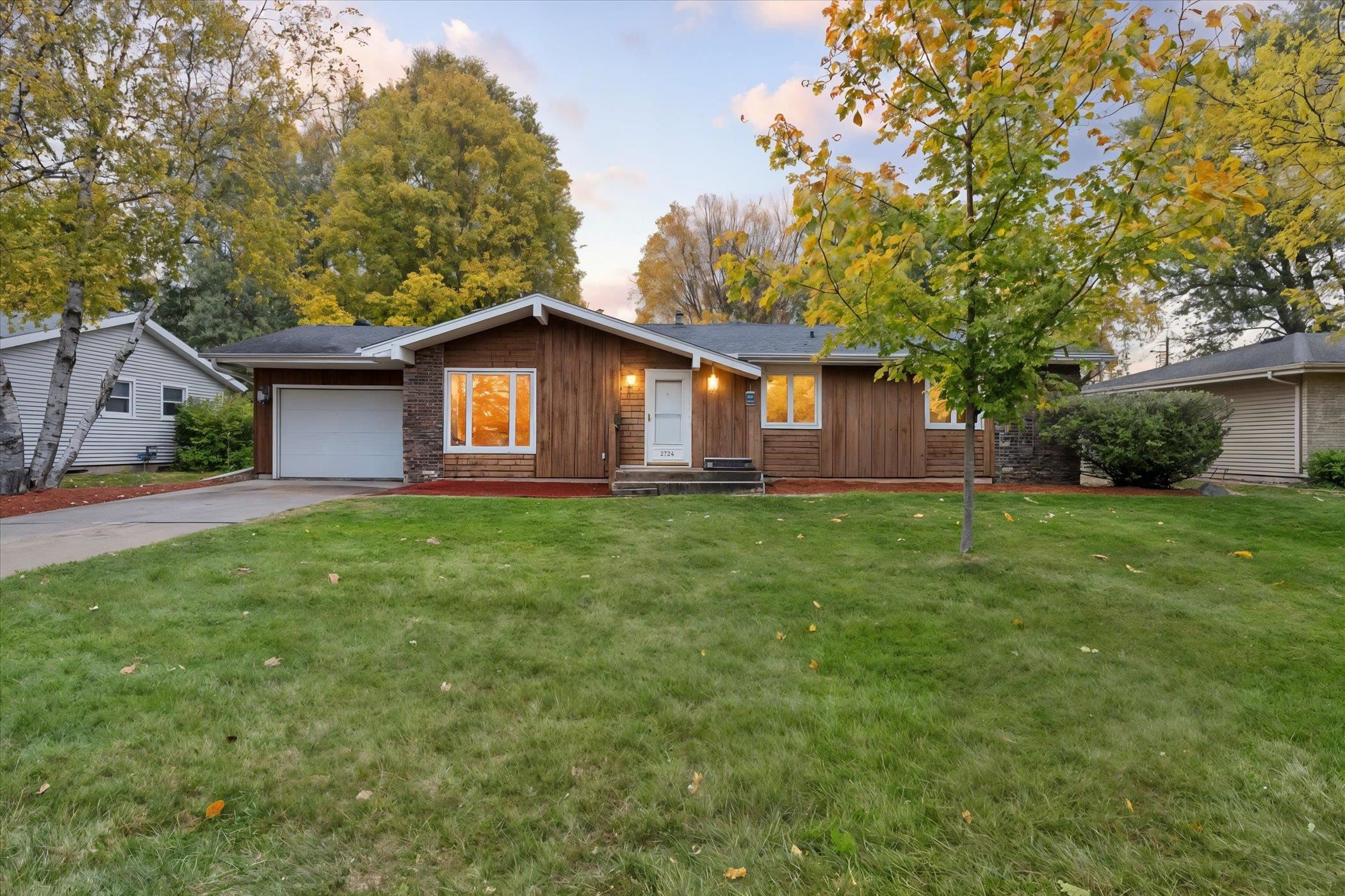 2724 Sherwood Drive