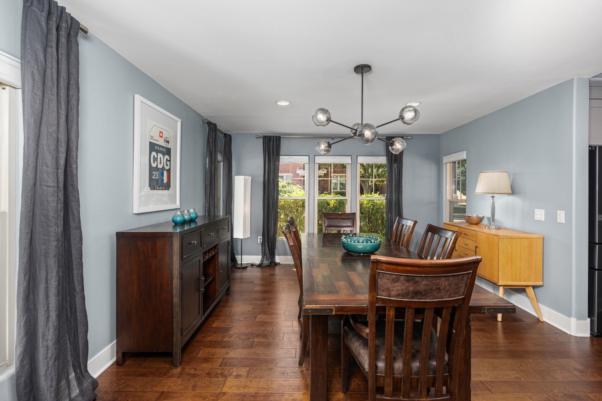 10 Roxbury Road