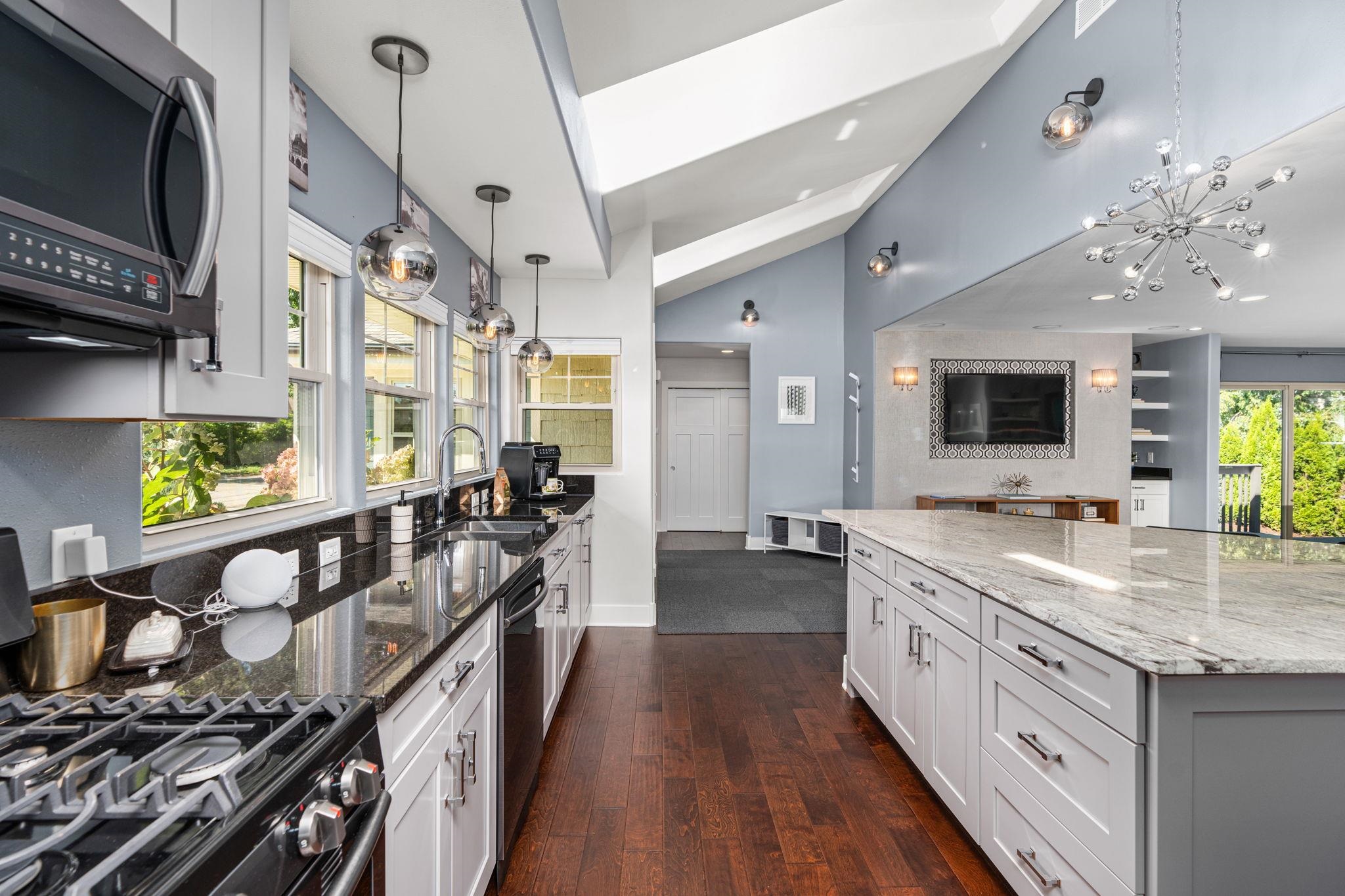10 Roxbury Road