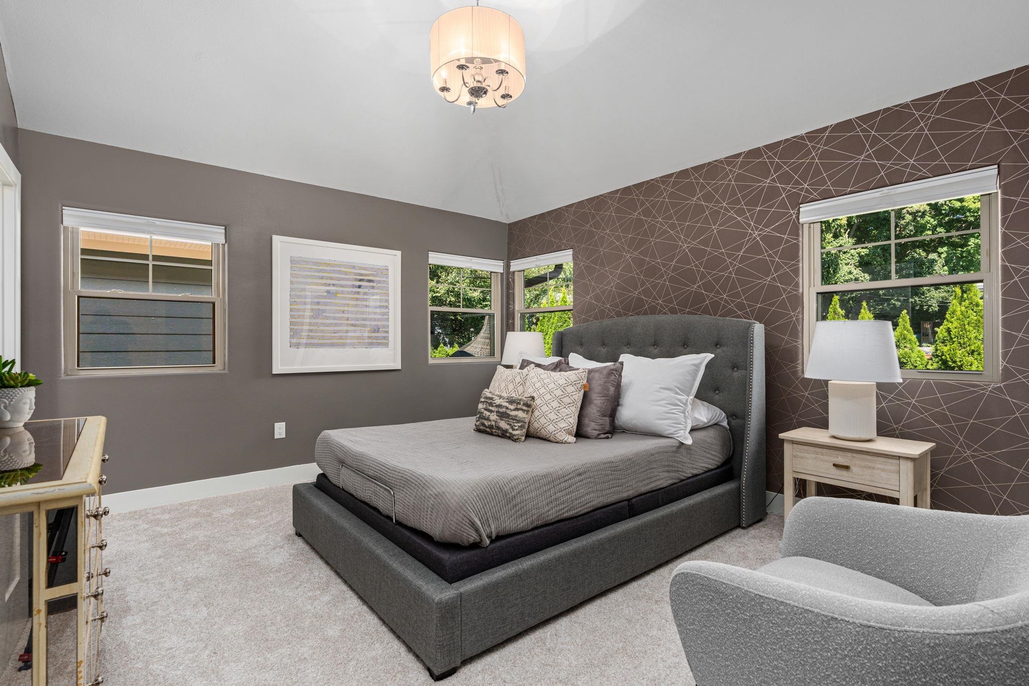 10 Roxbury Road