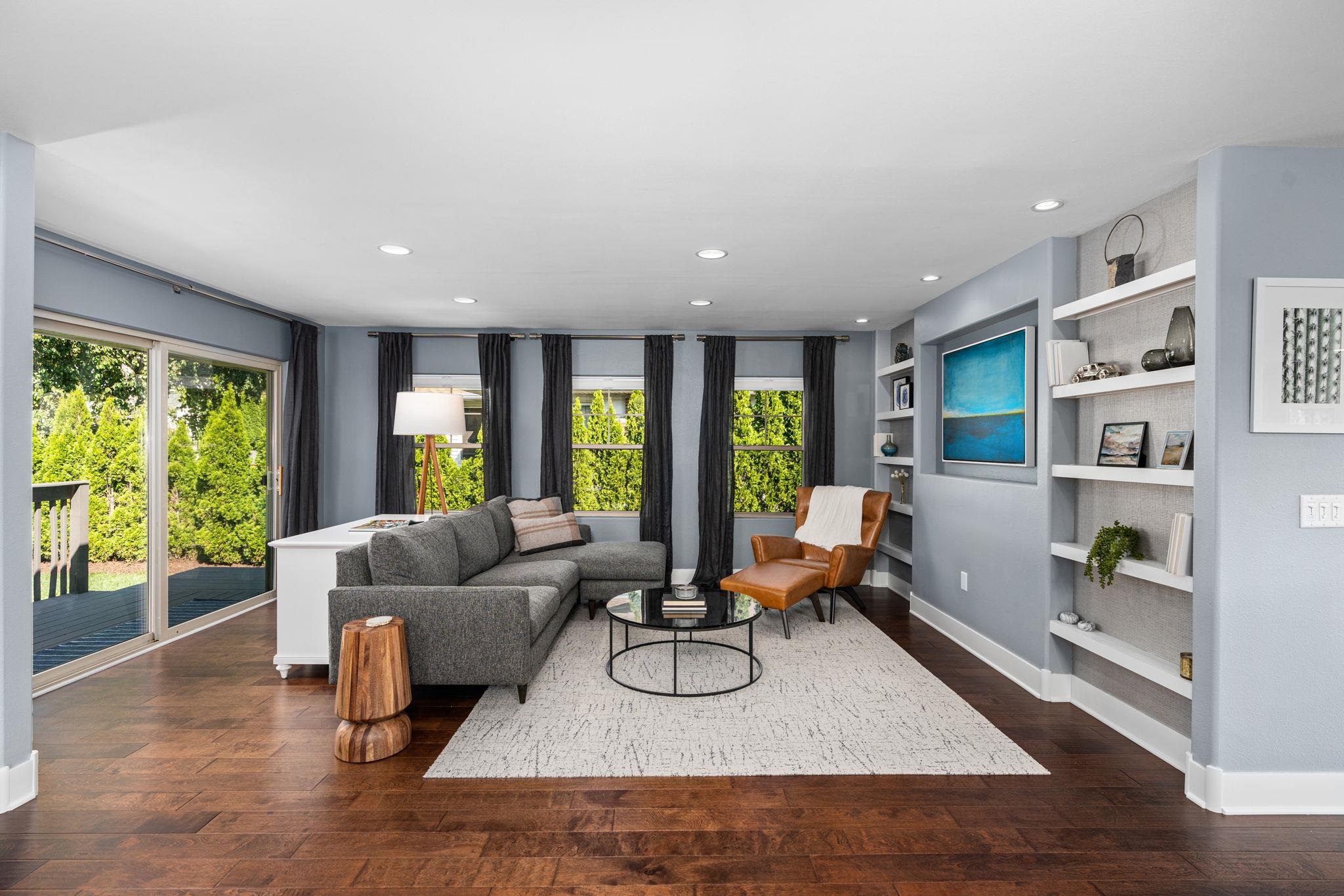 10 Roxbury Road