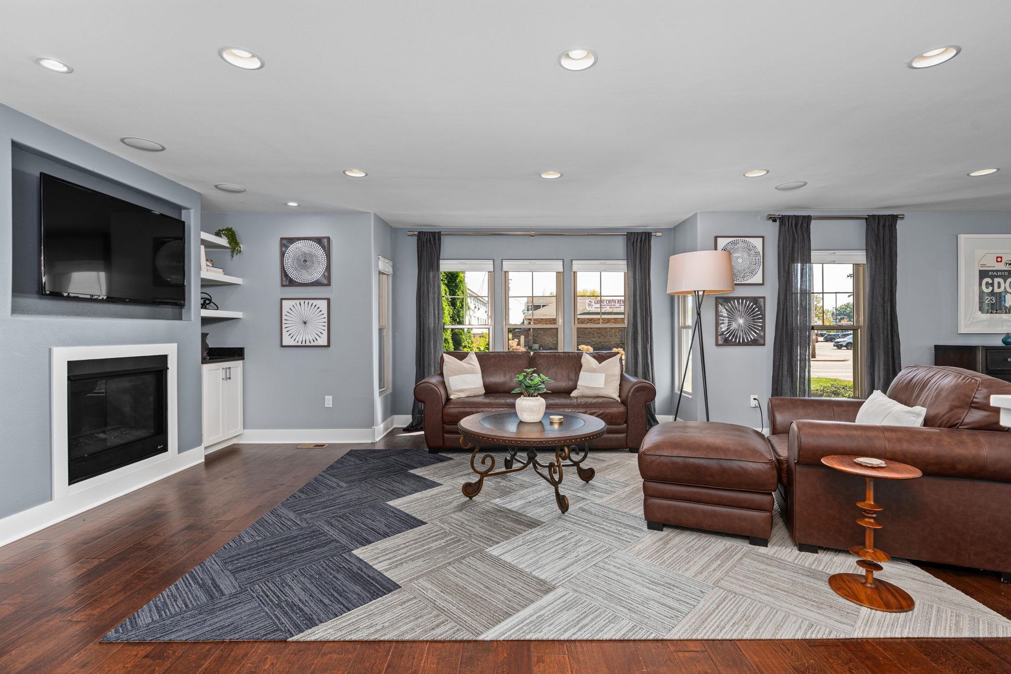 10 Roxbury Road