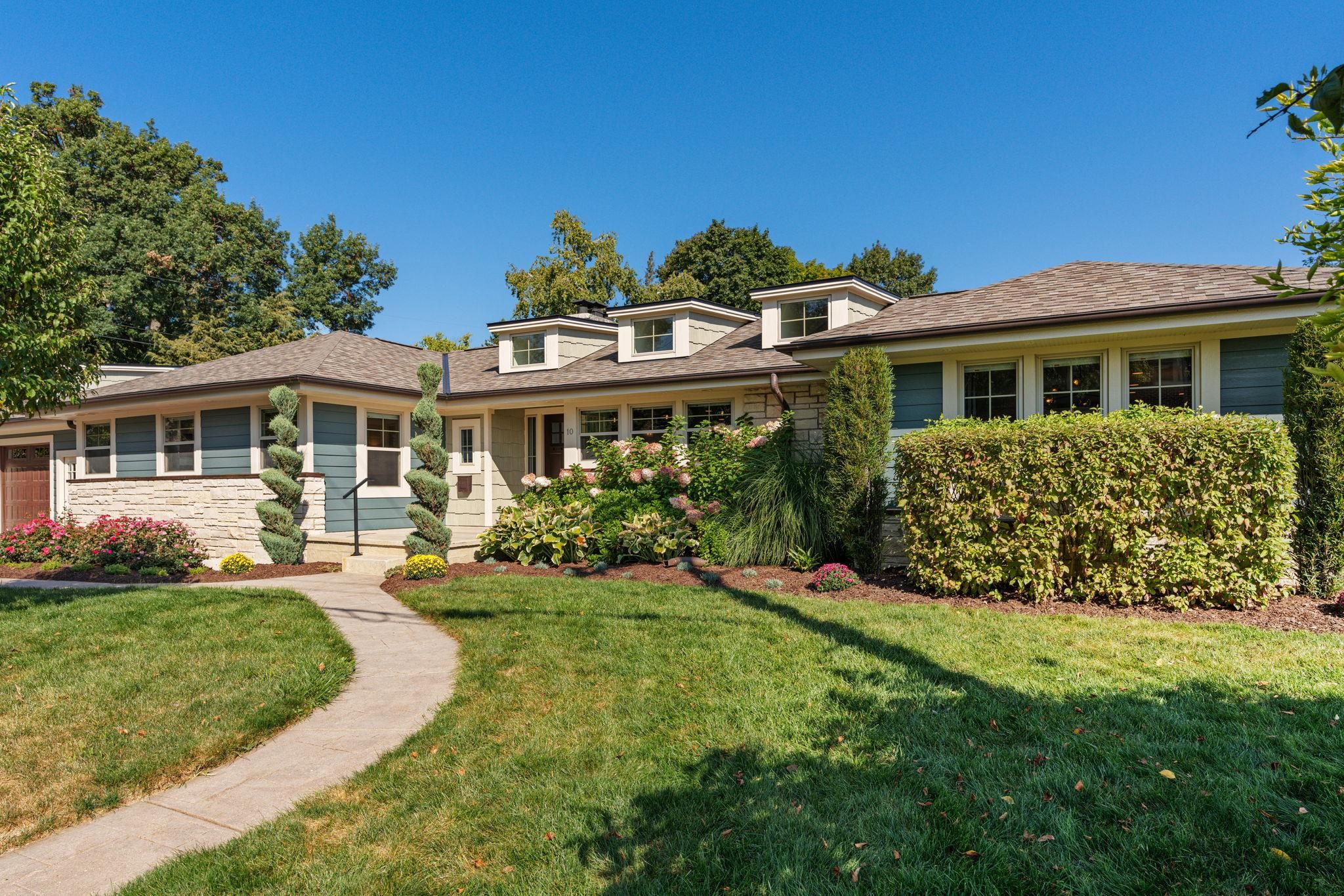 10 Roxbury Road