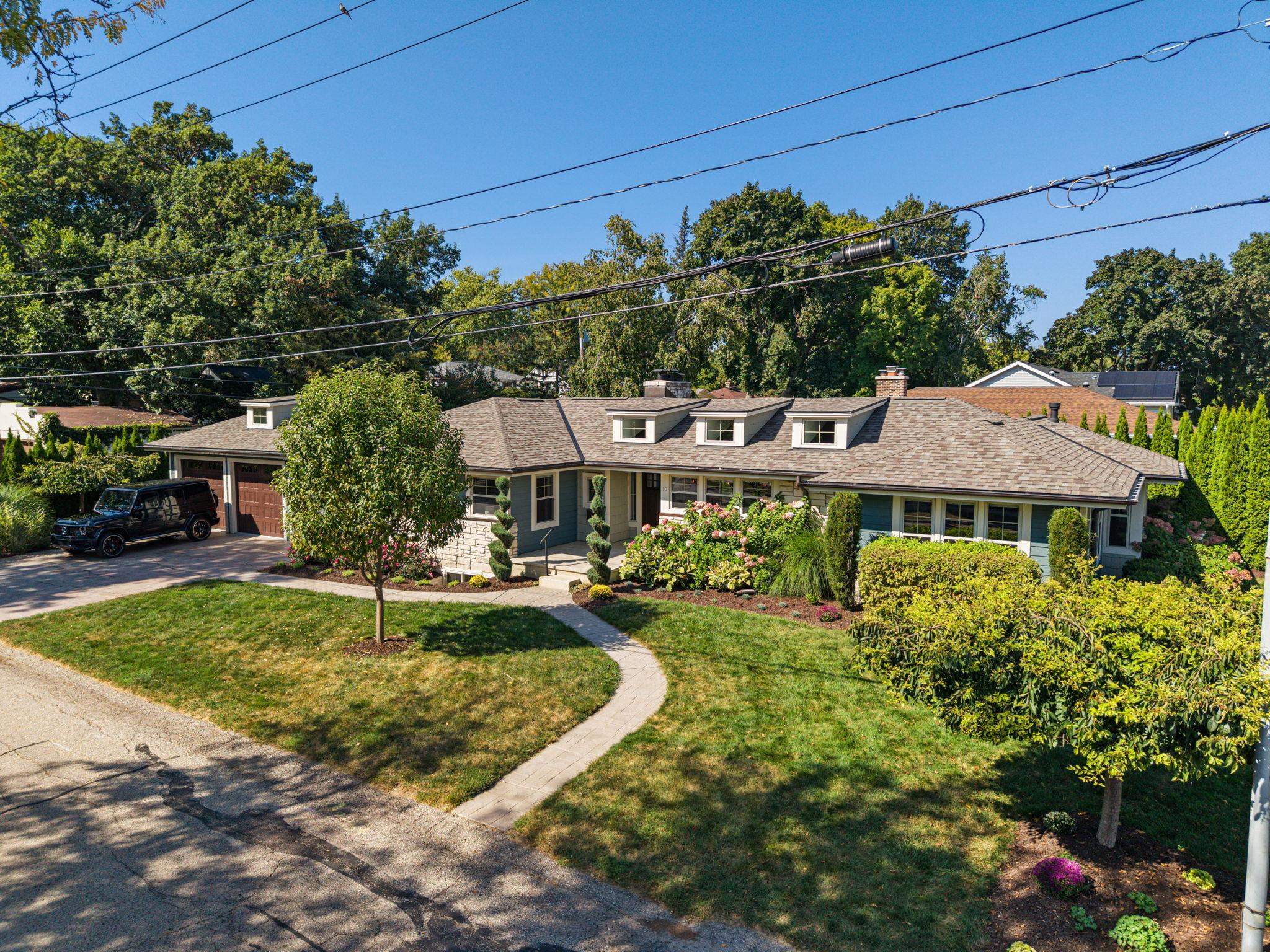 10 Roxbury Road